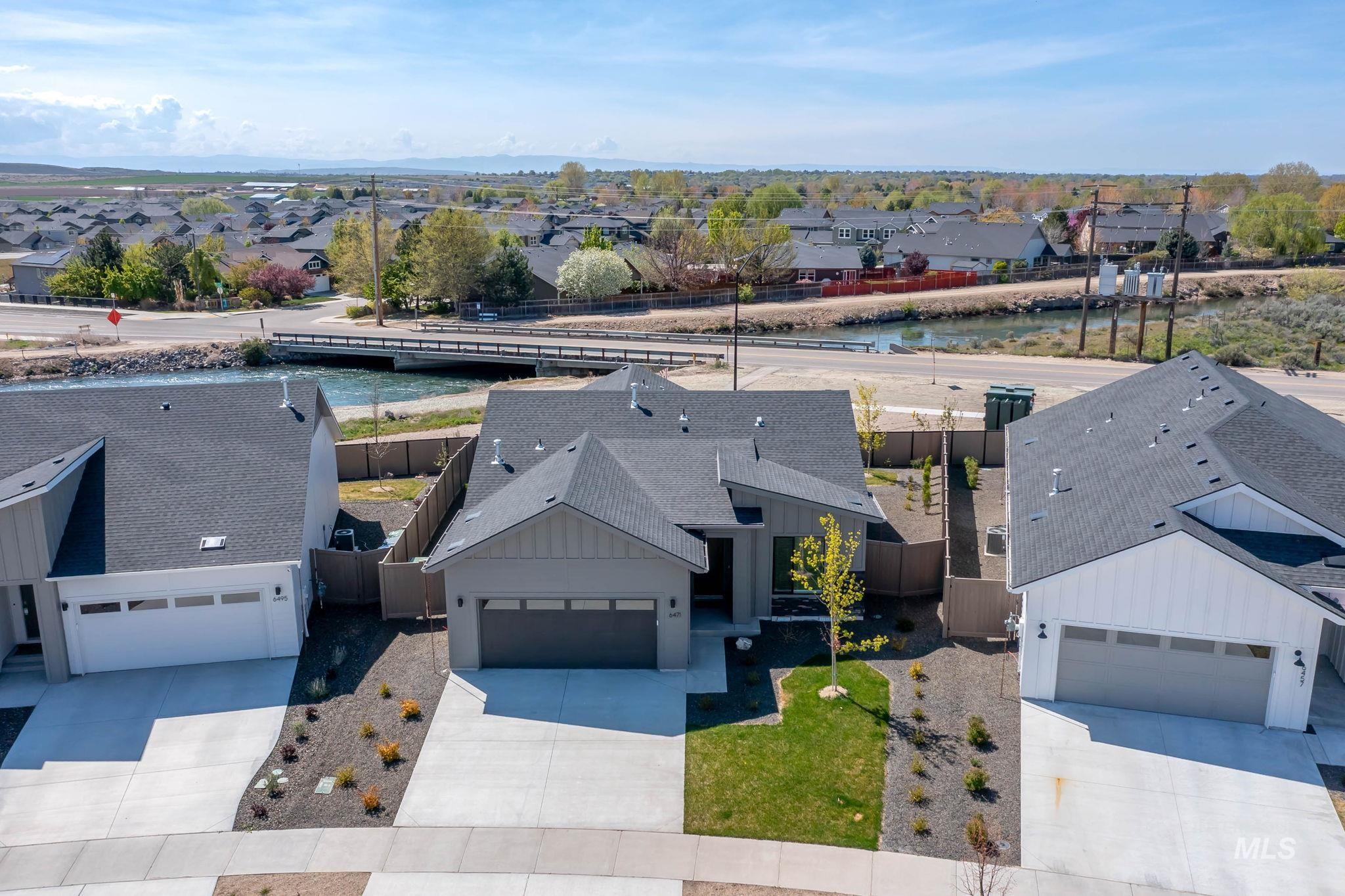 6471 S Banded Eagle Way, Boise, Idaho 83709, 3 Bedrooms, 2 Bathrooms, Residential For Sale, Price $469,900, 98981617