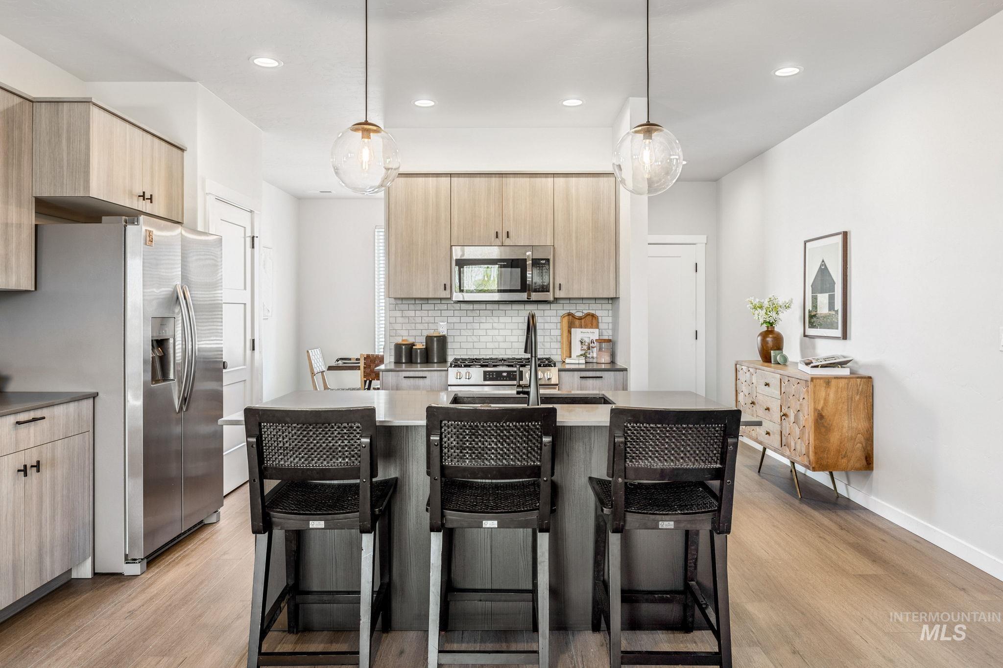 6471 S Banded Eagle Way, Boise, Idaho 83709, 3 Bedrooms, 2 Bathrooms, Residential For Sale, Price $469,900, 98981617