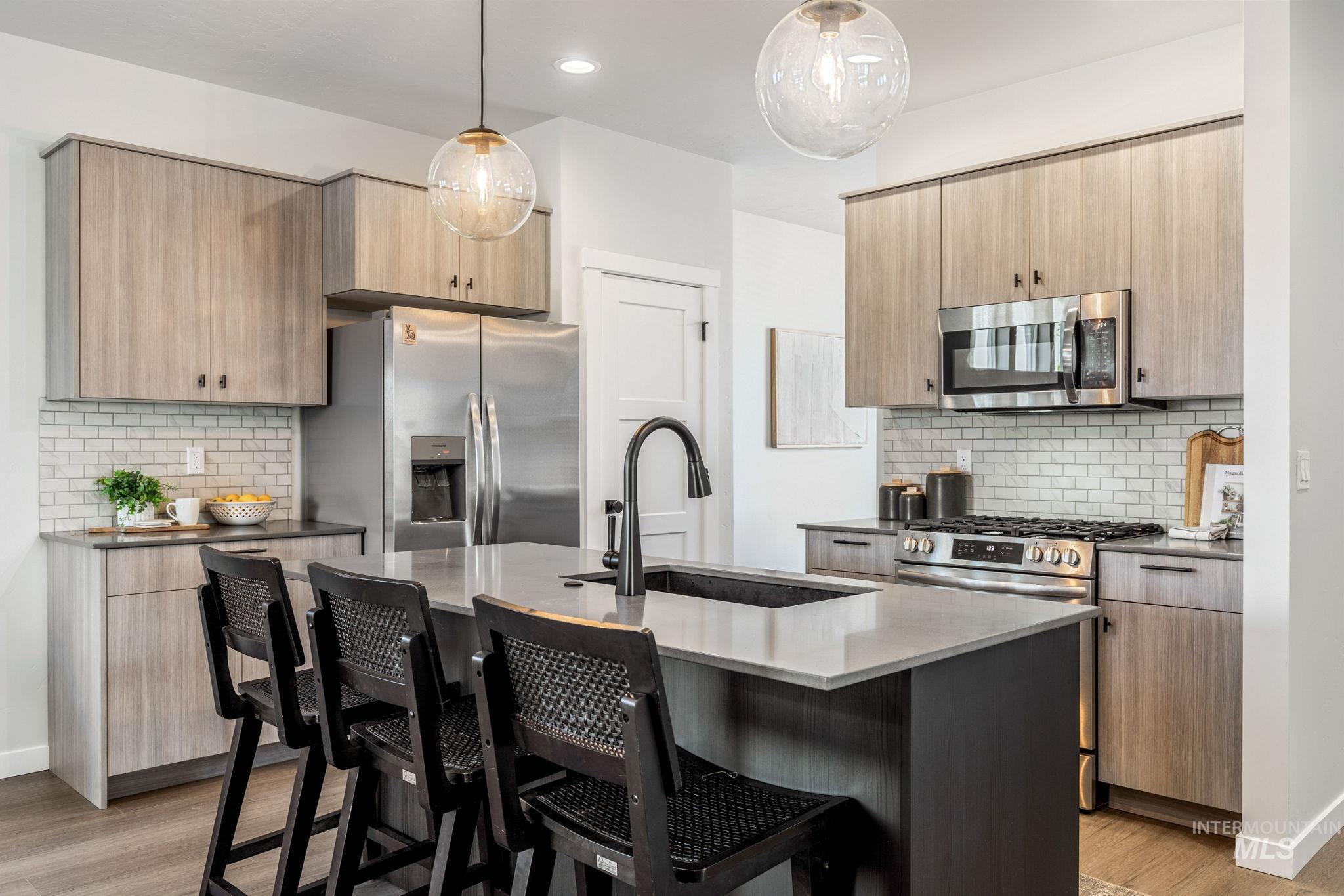 6471 S Banded Eagle Way, Boise, Idaho 83709, 3 Bedrooms, 2 Bathrooms, Residential For Sale, Price $469,900, 98981617