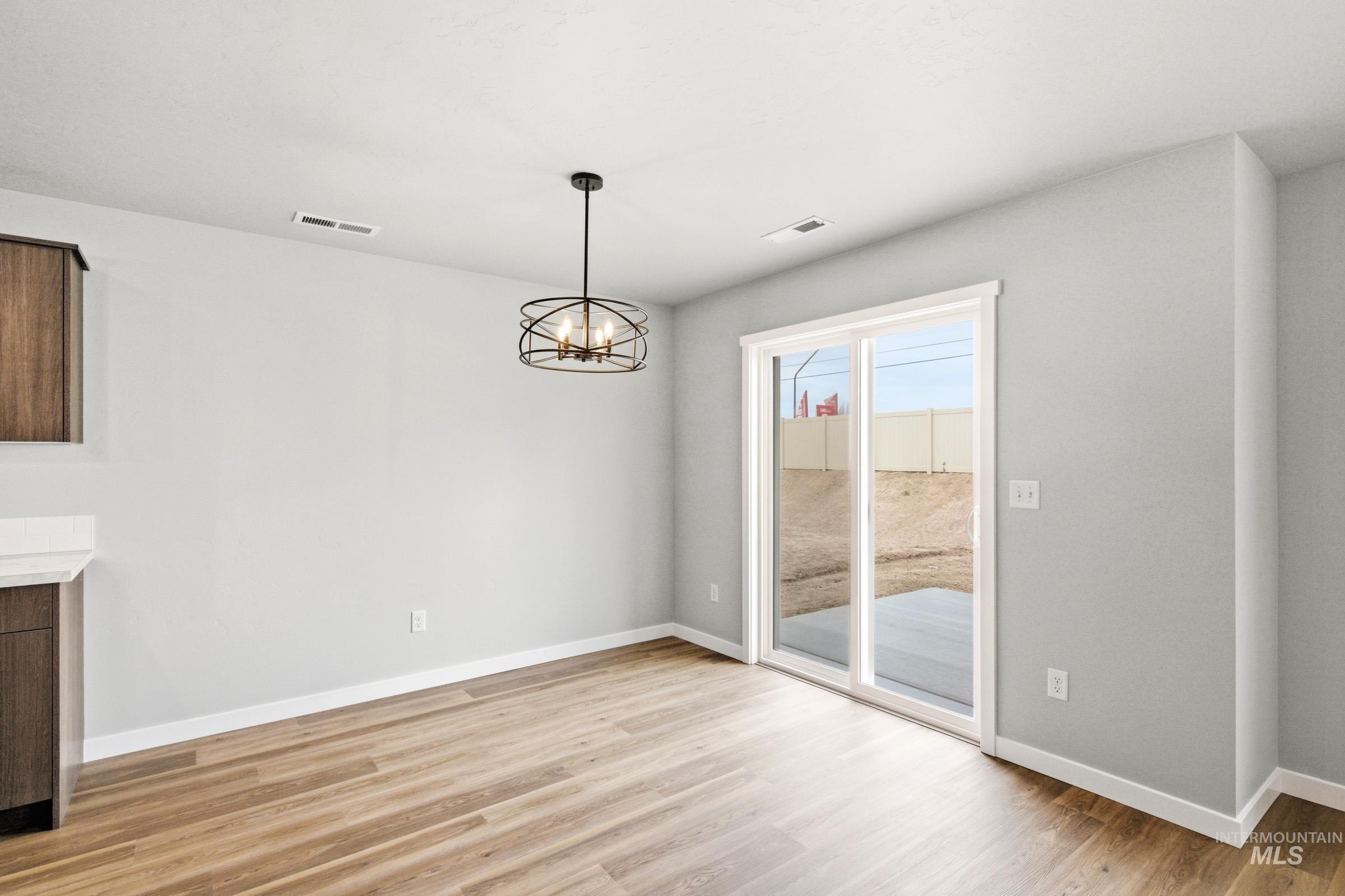 33 S Sweetgrass Ave, Nampa, Idaho 83651, 3 Bedrooms, 2.5 Bathrooms, Residential For Sale, Price $409,990, 98981618