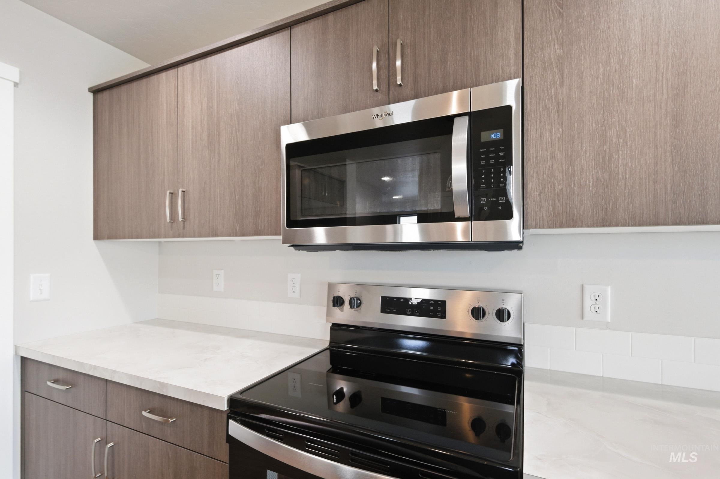 33 S Sweetgrass Ave, Nampa, Idaho 83651, 3 Bedrooms, 2.5 Bathrooms, Residential For Sale, Price $409,990, 98981618