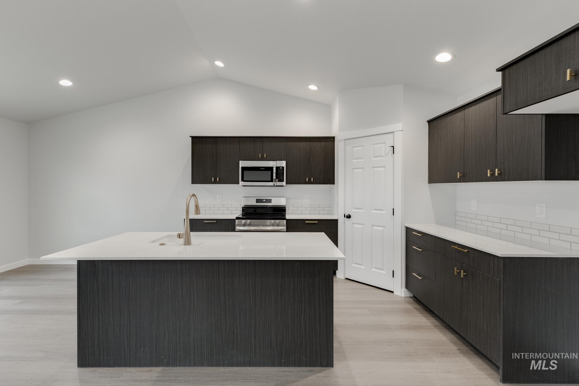 15290 Queensbury Ave, Nampa, Idaho 83686, 4 Bedrooms, 2 Bathrooms, Residential For Sale, Price $433,990, 98981622