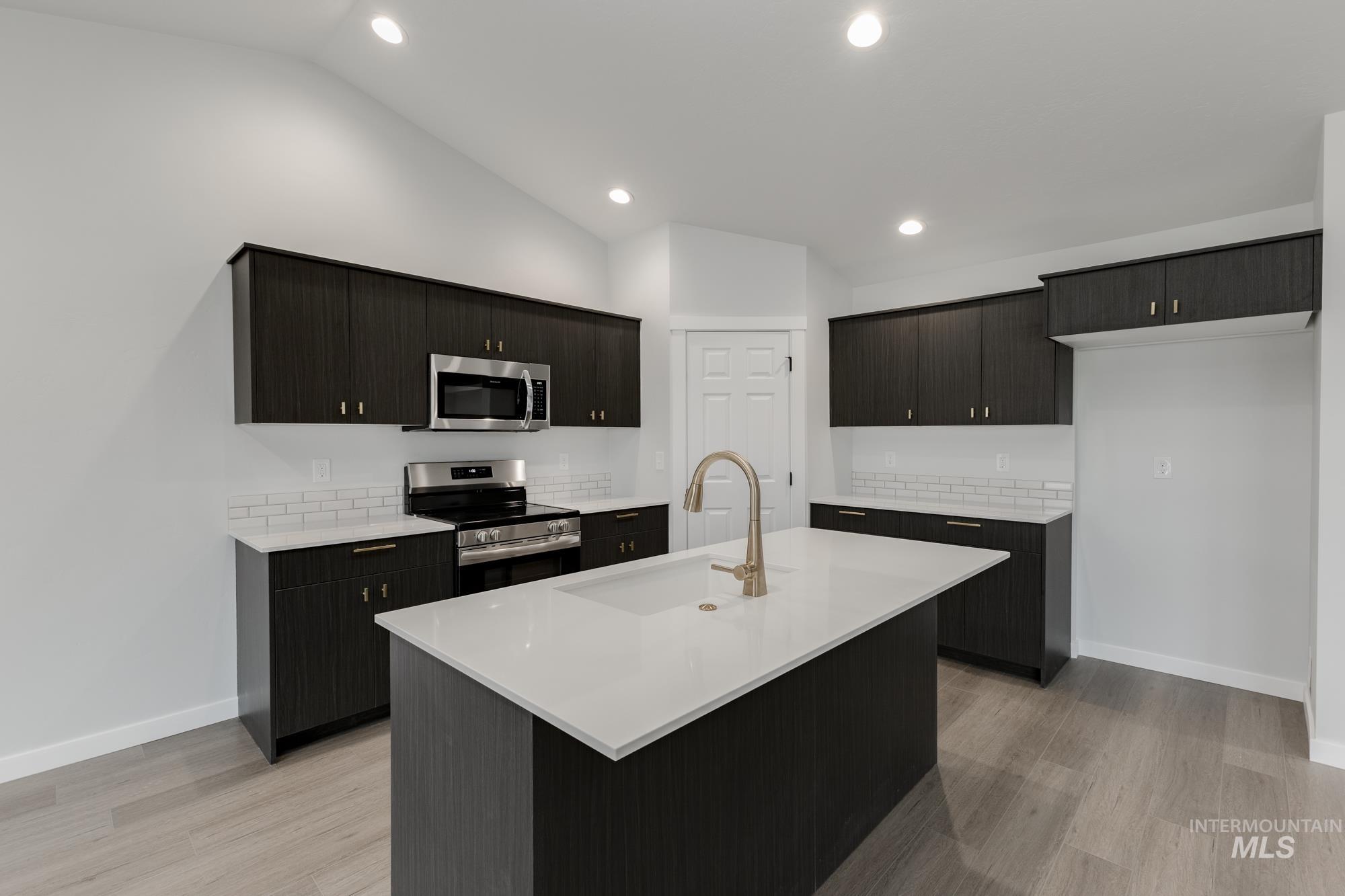 15290 Queensbury Ave, Nampa, Idaho 83686, 4 Bedrooms, 2 Bathrooms, Residential For Sale, Price $433,990, 98981622