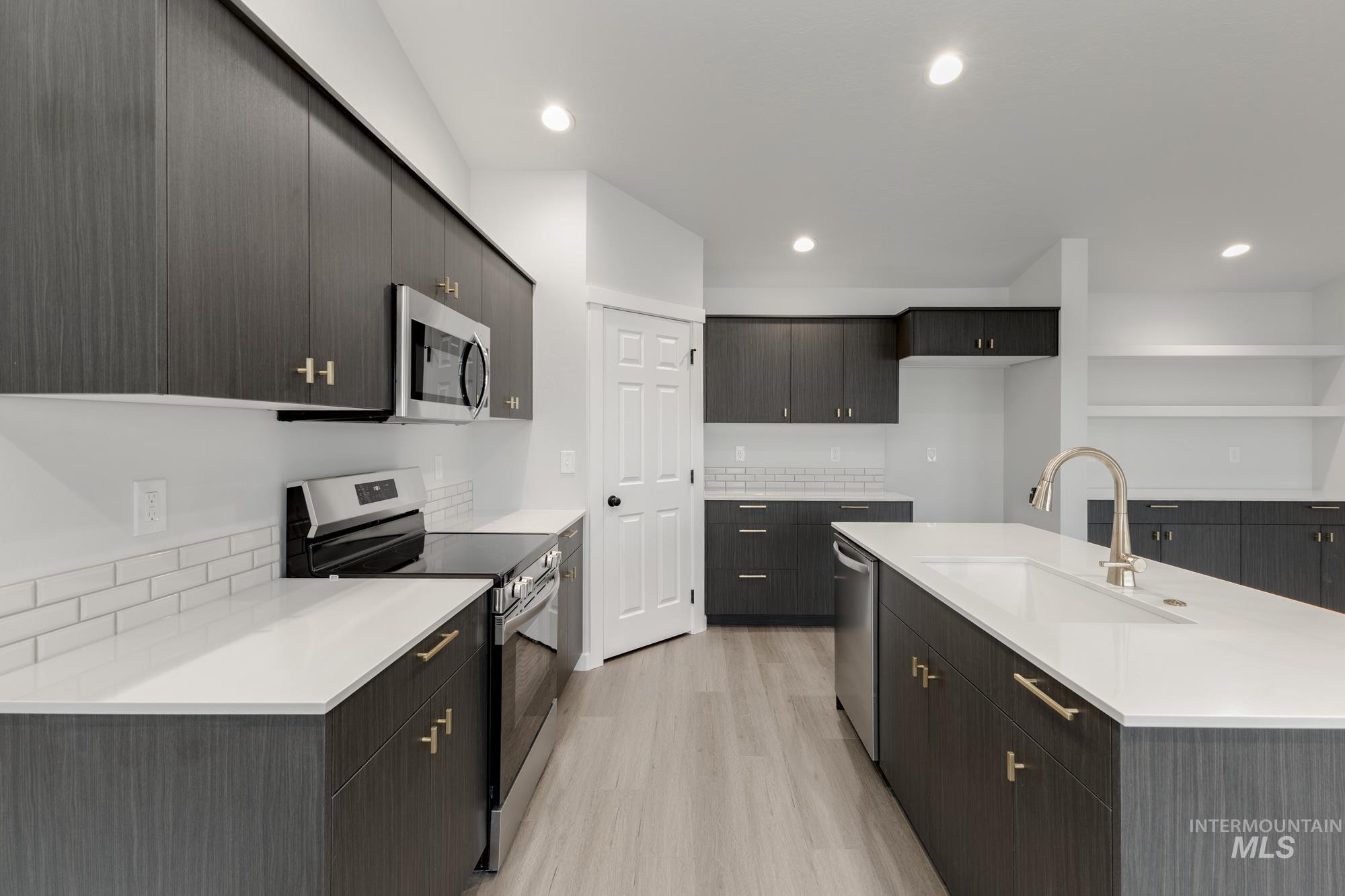 15290 Queensbury Ave, Nampa, Idaho 83686, 4 Bedrooms, 2 Bathrooms, Residential For Sale, Price $433,990, 98981622