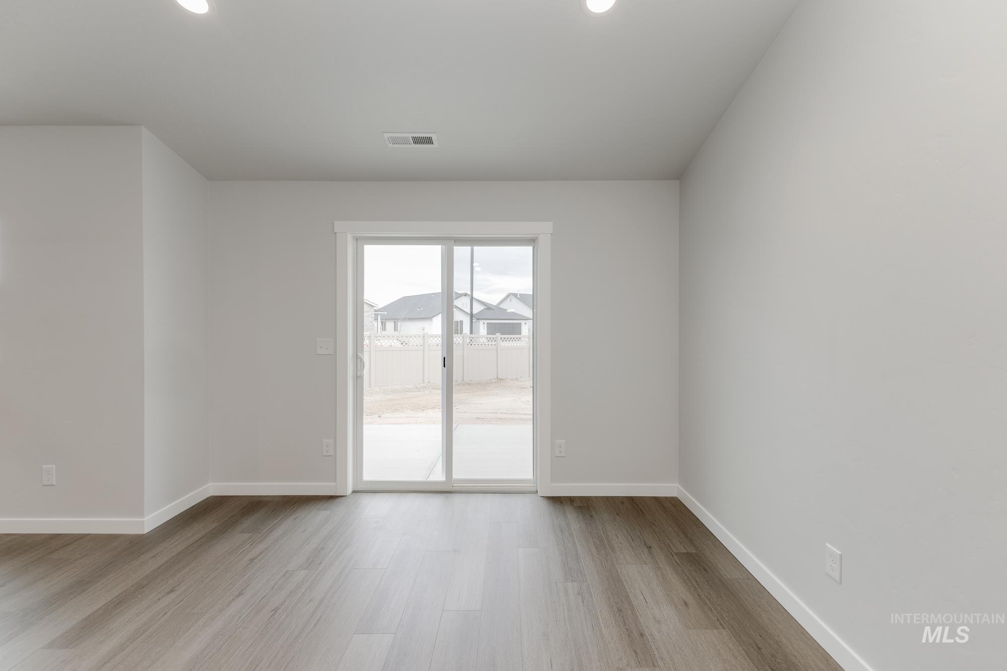 15290 Queensbury Ave, Nampa, Idaho 83686, 4 Bedrooms, 2 Bathrooms, Residential For Sale, Price $433,990, 98981622