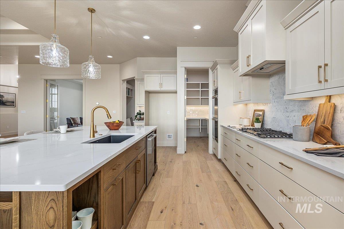 27447 Iron Horse, Caldwell, Idaho 83607, 4 Bedrooms, 3.5 Bathrooms, Residential For Sale, Price $1,239,900, 98981626