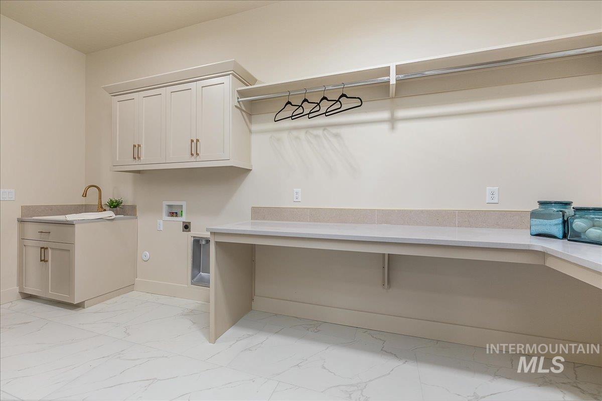 27447 Iron Horse, Caldwell, Idaho 83607, 4 Bedrooms, 3.5 Bathrooms, Residential For Sale, Price $1,239,900, 98981626