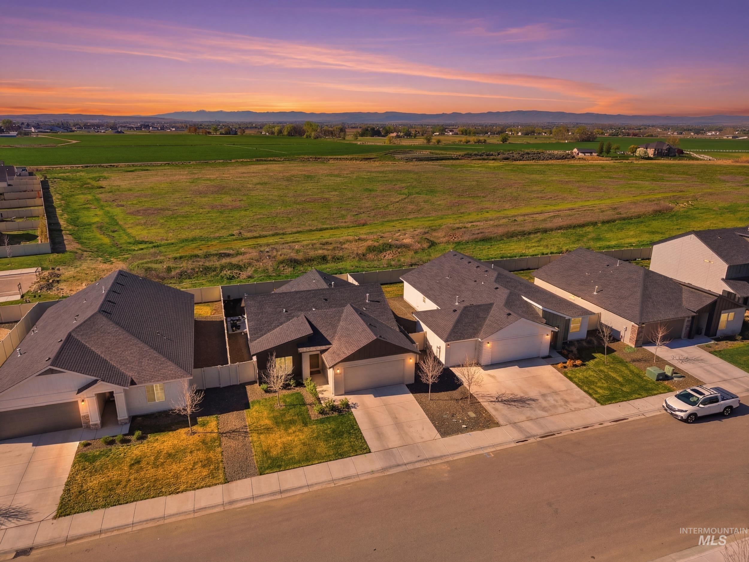 3697 W La Brea Dr, Meridian, Idaho 83642, 3 Bedrooms, 2 Bathrooms, Residential For Sale, Price $429,000, 98981632
