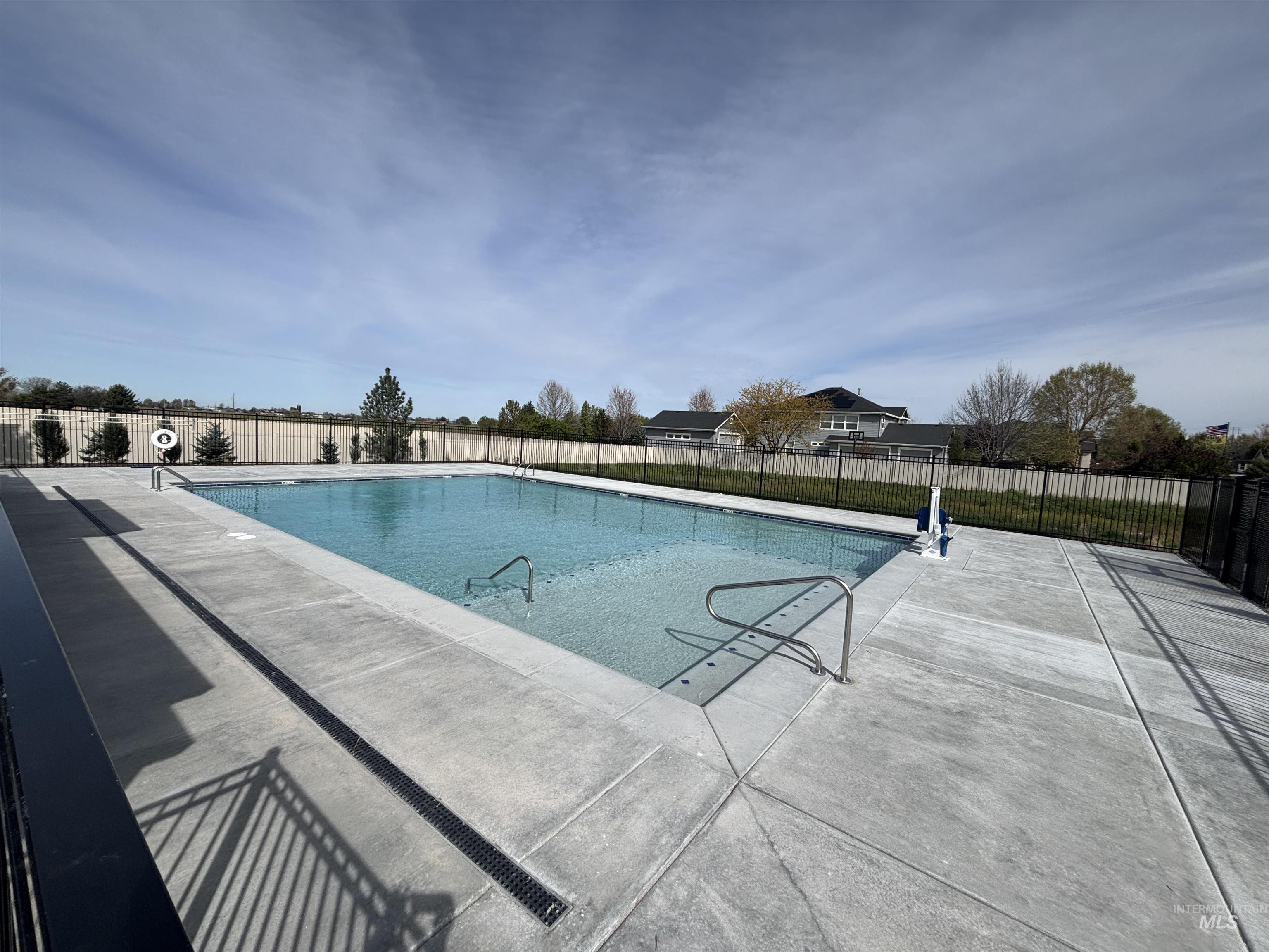 3697 W La Brea Dr, Meridian, Idaho 83642, 3 Bedrooms, 2 Bathrooms, Residential For Sale, Price $429,000, 98981632