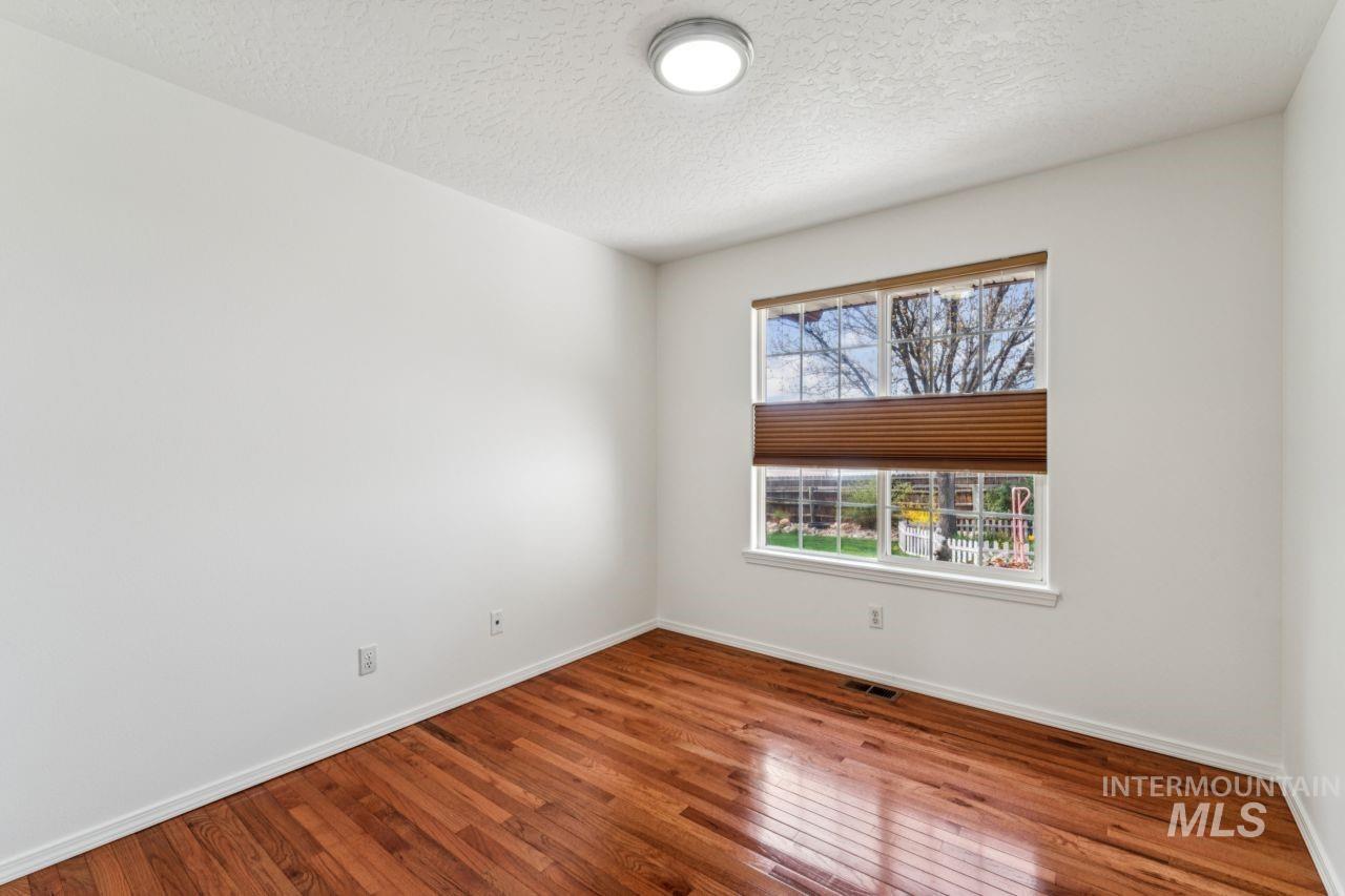 4725 E Victory Road, Nampa, Idaho 83687, 4 Bedrooms, 3 Bathrooms, Residential For Sale, Price $629,900, 98981641