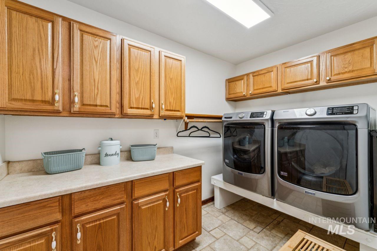 4725 E Victory Road, Nampa, Idaho 83687, 4 Bedrooms, 3 Bathrooms, Residential For Sale, Price $629,900, 98981641