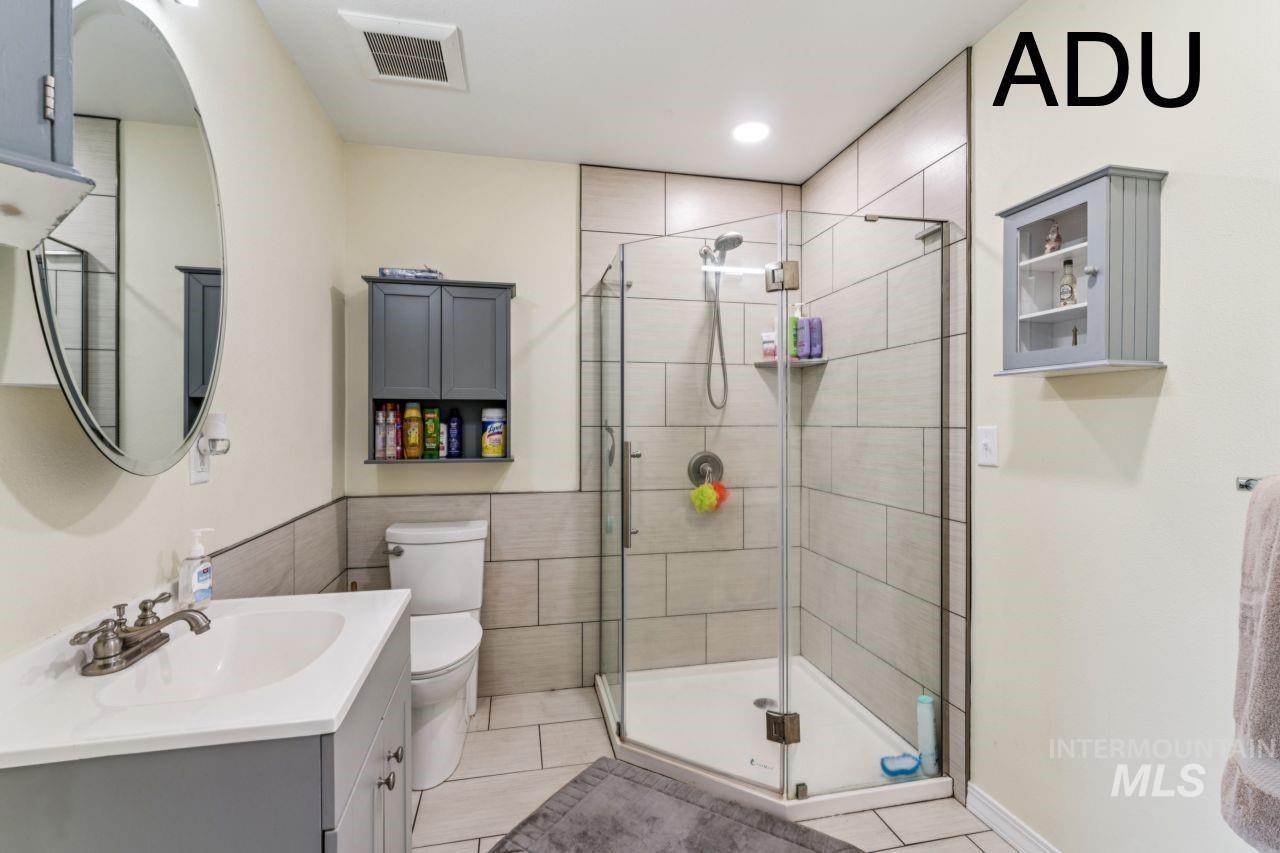 4725 E Victory Road, Nampa, Idaho 83687, 4 Bedrooms, 3 Bathrooms, Residential For Sale, Price $629,900, 98981641