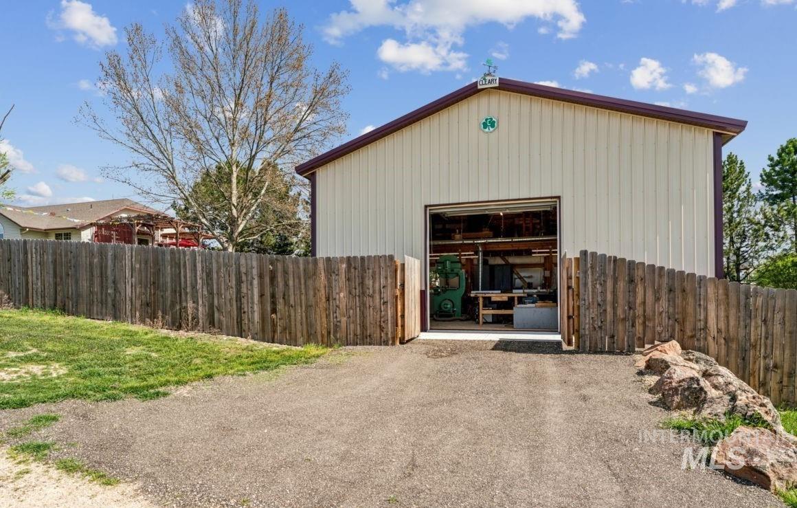 4725 E Victory Road, Nampa, Idaho 83687, 4 Bedrooms, 3 Bathrooms, Residential For Sale, Price $629,900, 98981641