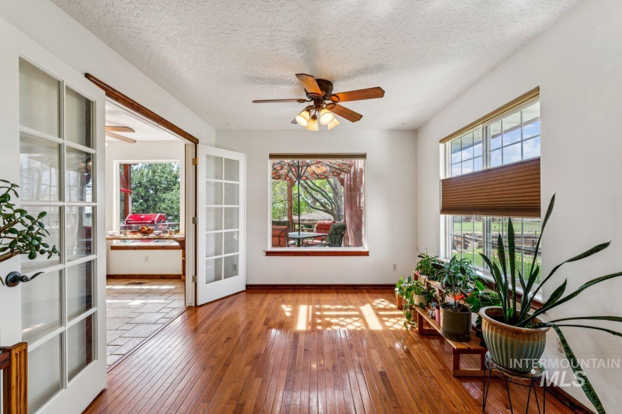 4725 E Victory Road, Nampa, Idaho 83687, 4 Bedrooms, 3 Bathrooms, Residential For Sale, Price $629,900, 98981641