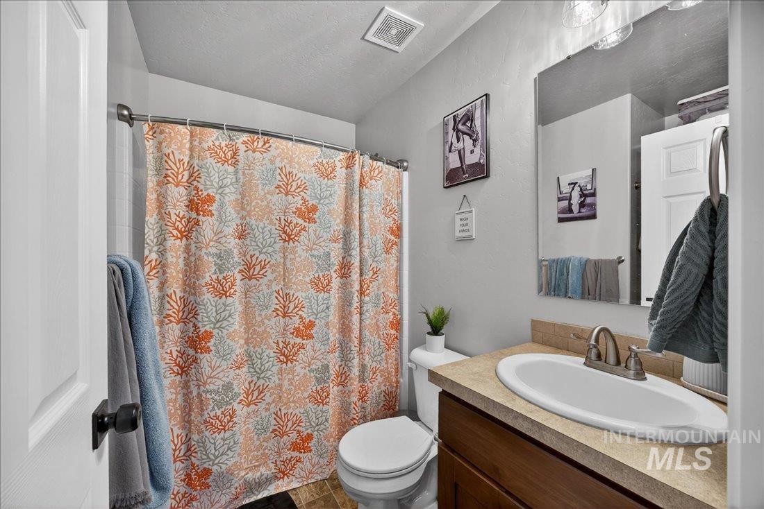 17629 Mesa Springs, Nampa, Idaho 83687, 3 Bedrooms, 2 Bathrooms, Residential For Sale, Price $409,900, 98981666