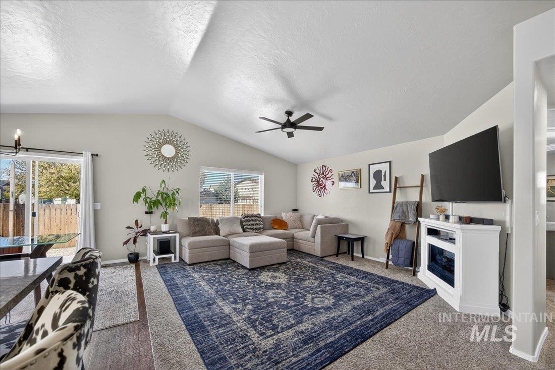 17629 Mesa Springs, Nampa, Idaho 83687, 3 Bedrooms, 2 Bathrooms, Residential For Sale, Price $409,900, 98981666