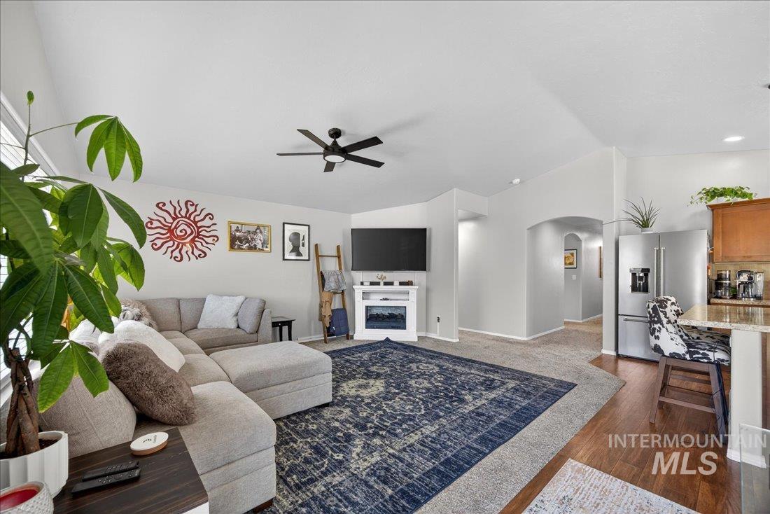 17629 Mesa Springs, Nampa, Idaho 83687, 3 Bedrooms, 2 Bathrooms, Residential For Sale, Price $409,900, 98981666