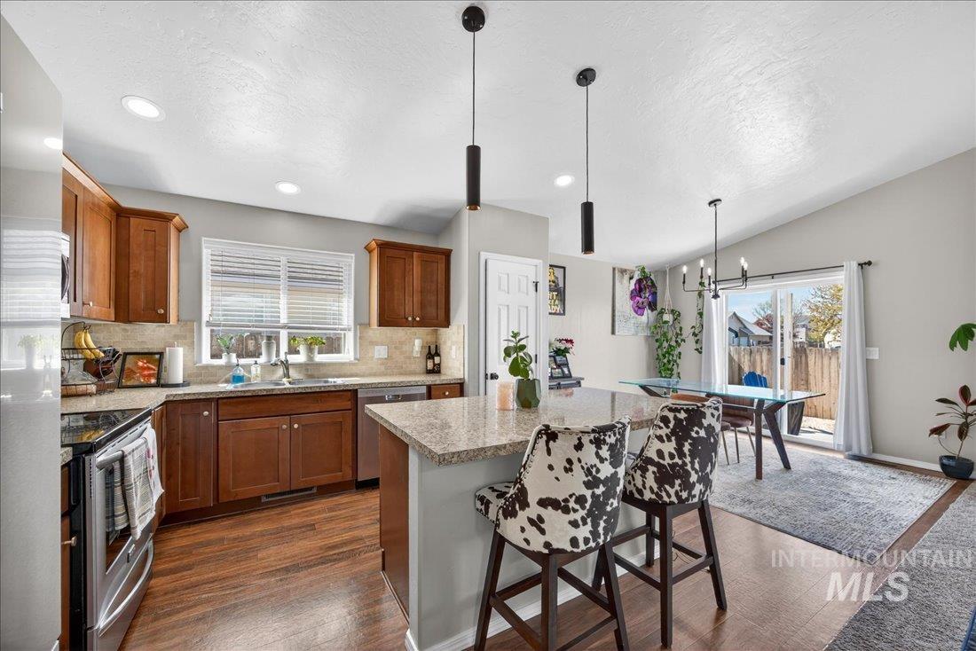 17629 Mesa Springs, Nampa, Idaho 83687, 3 Bedrooms, 2 Bathrooms, Residential For Sale, Price $409,900, 98981666