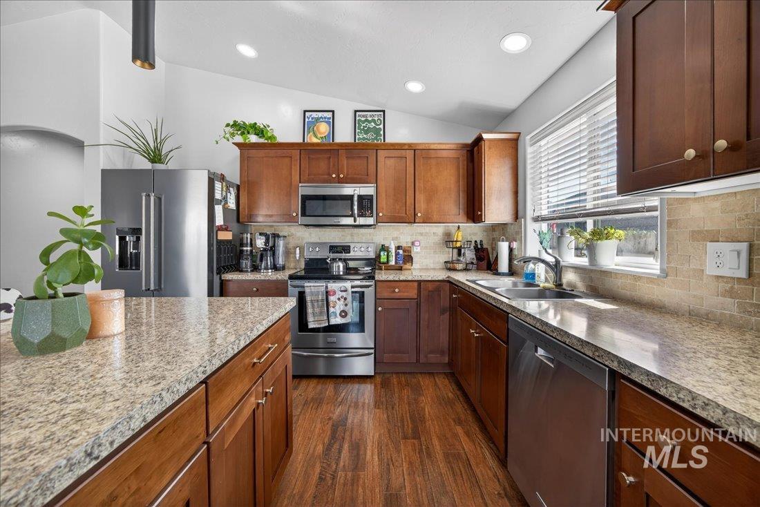 17629 Mesa Springs, Nampa, Idaho 83687, 3 Bedrooms, 2 Bathrooms, Residential For Sale, Price $409,900, 98981666