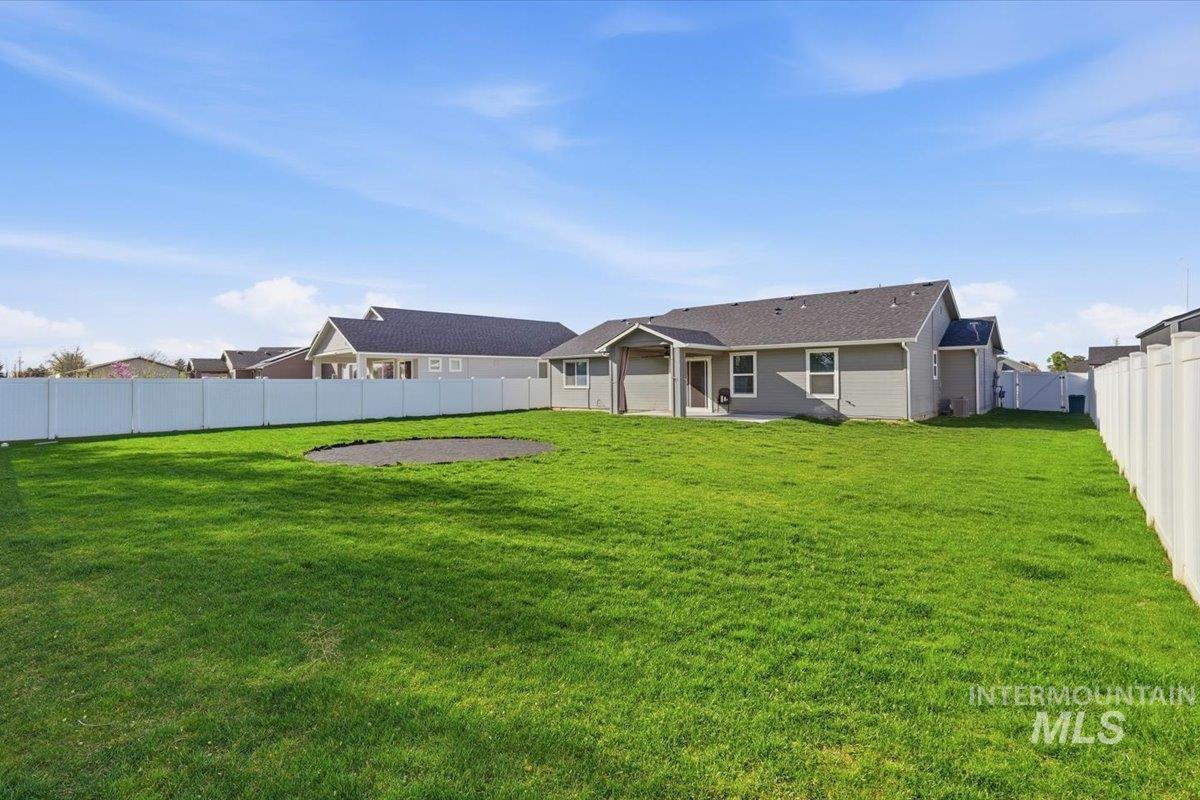 260 Stagecoach Ave, Fruitland, Idaho 83619, 3 Bedrooms, 2 Bathrooms, Residential For Sale, Price $435,000, 98981669