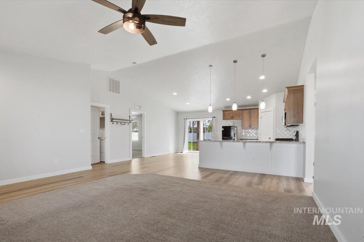 260 Stagecoach Ave, Fruitland, Idaho 83619, 3 Bedrooms, 2 Bathrooms, Residential For Sale, Price $435,000, 98981669