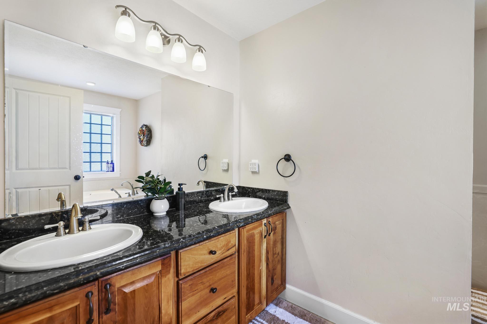 1111 Cole St, Kimberly, Idaho 83341-5138, 5 Bedrooms, 4 Bathrooms, Residential For Sale, Price $650,000, 98981671