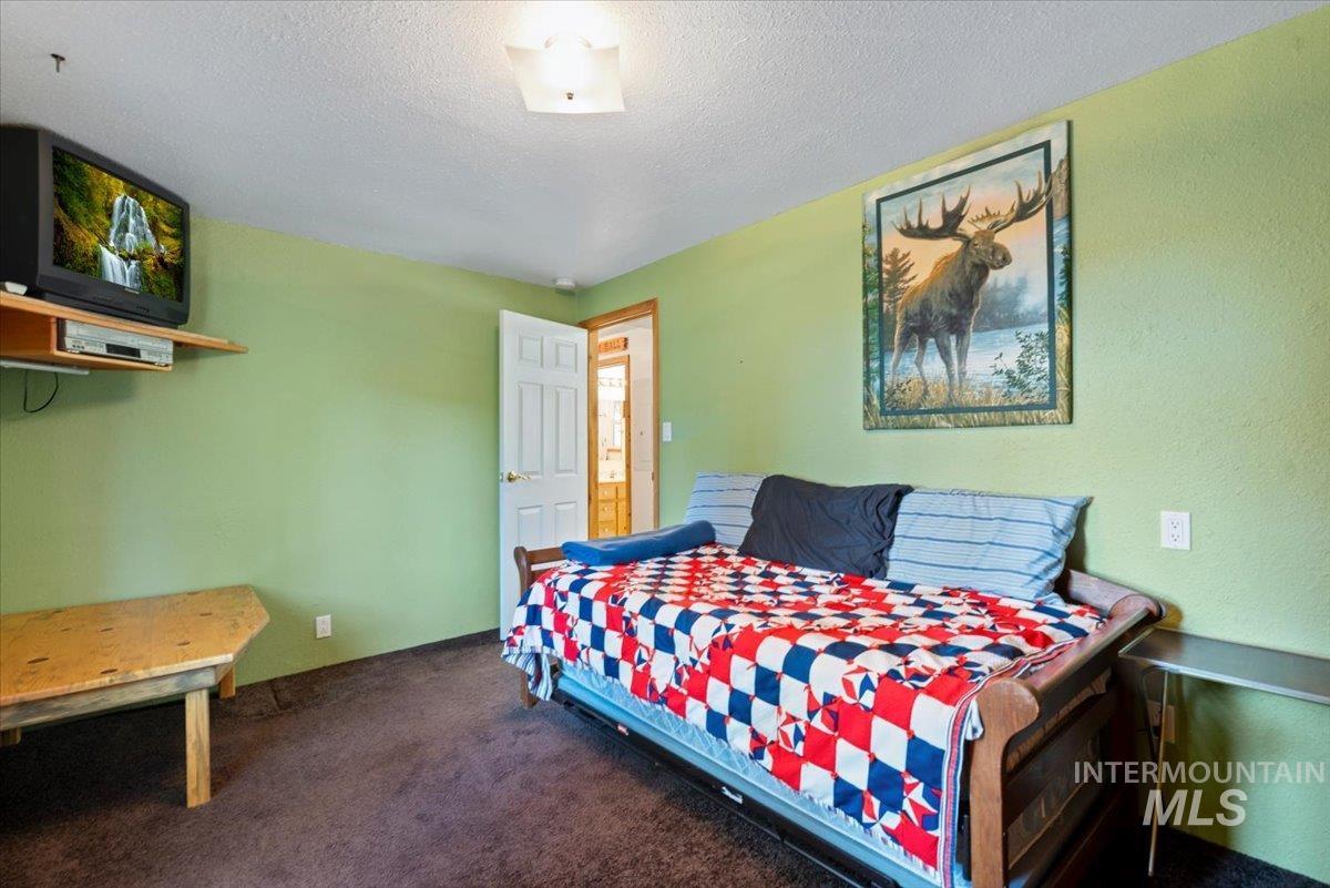 44 Ridgeview Dr, Cascade, Idaho 83611, 2 Bedrooms, 1.5 Bathrooms, Residential For Sale, Price $399,000, 98981673