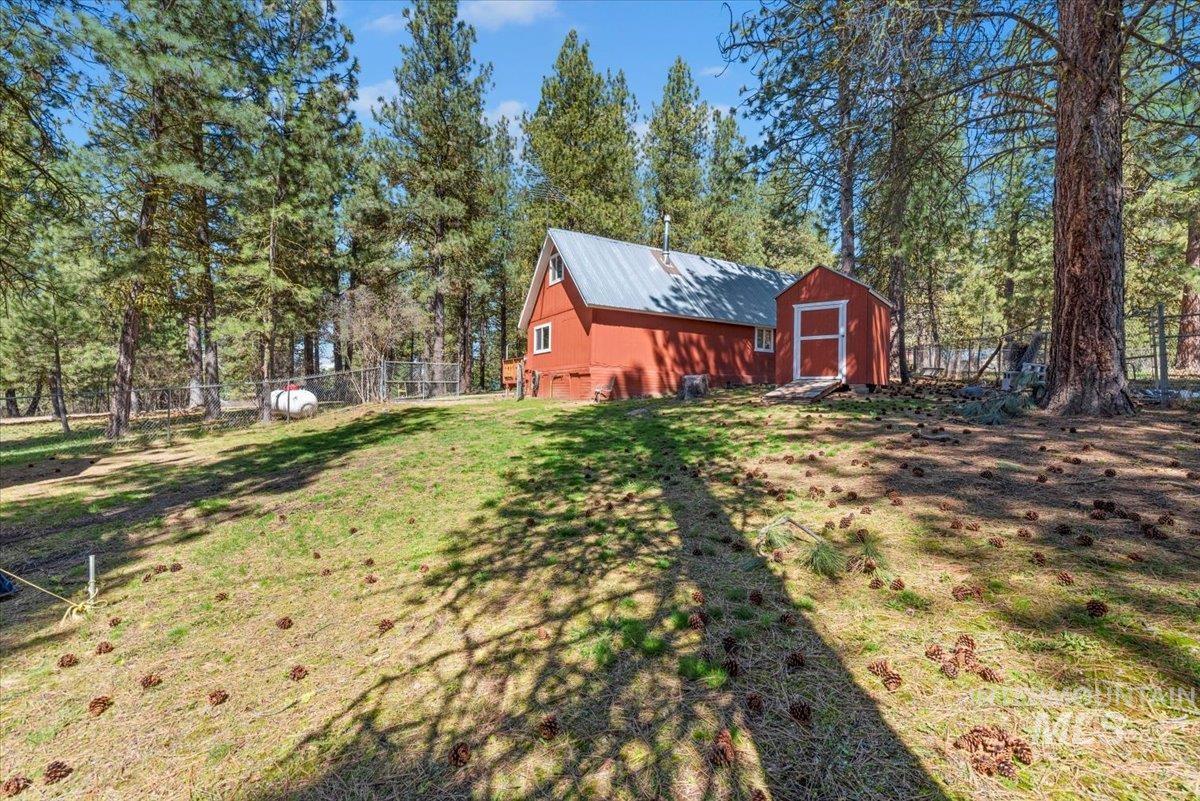 44 Ridgeview Dr, Cascade, Idaho 83611, 2 Bedrooms, 1.5 Bathrooms, Residential For Sale, Price $399,000, 98981673