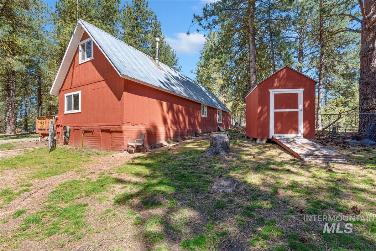 44 Ridgeview Dr, Cascade, Idaho 83611, 2 Bedrooms, 1.5 Bathrooms, Residential For Sale, Price $399,000, 98981673