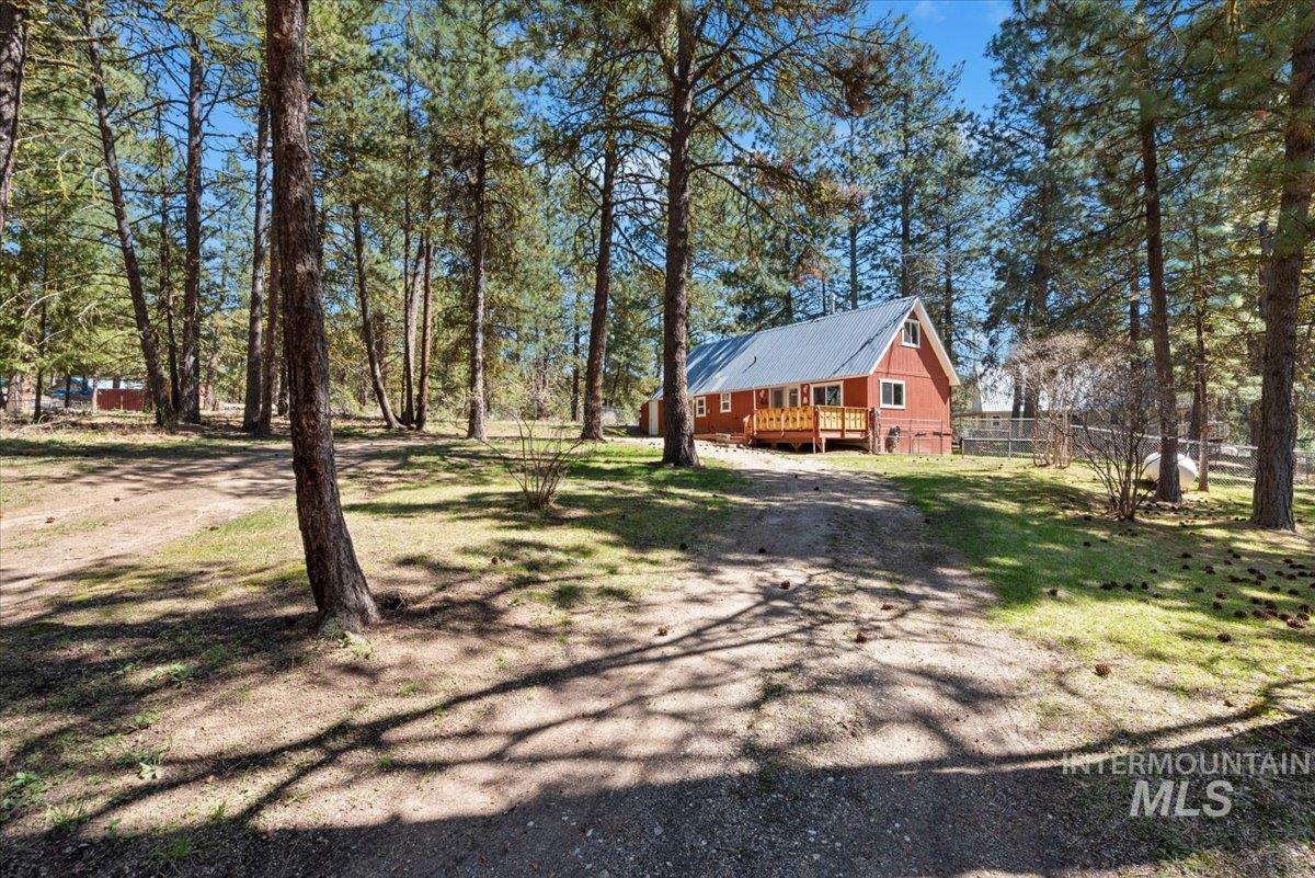 44 Ridgeview Dr, Cascade, Idaho 83611, 2 Bedrooms, 1.5 Bathrooms, Residential For Sale, Price $399,000, 98981673