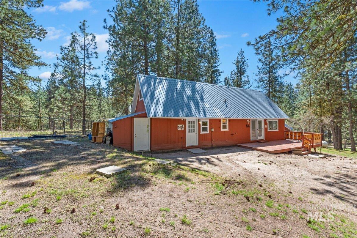 44 Ridgeview Dr, Cascade, Idaho 83611, 2 Bedrooms, 1.5 Bathrooms, Residential For Sale, Price $399,000, 98981673