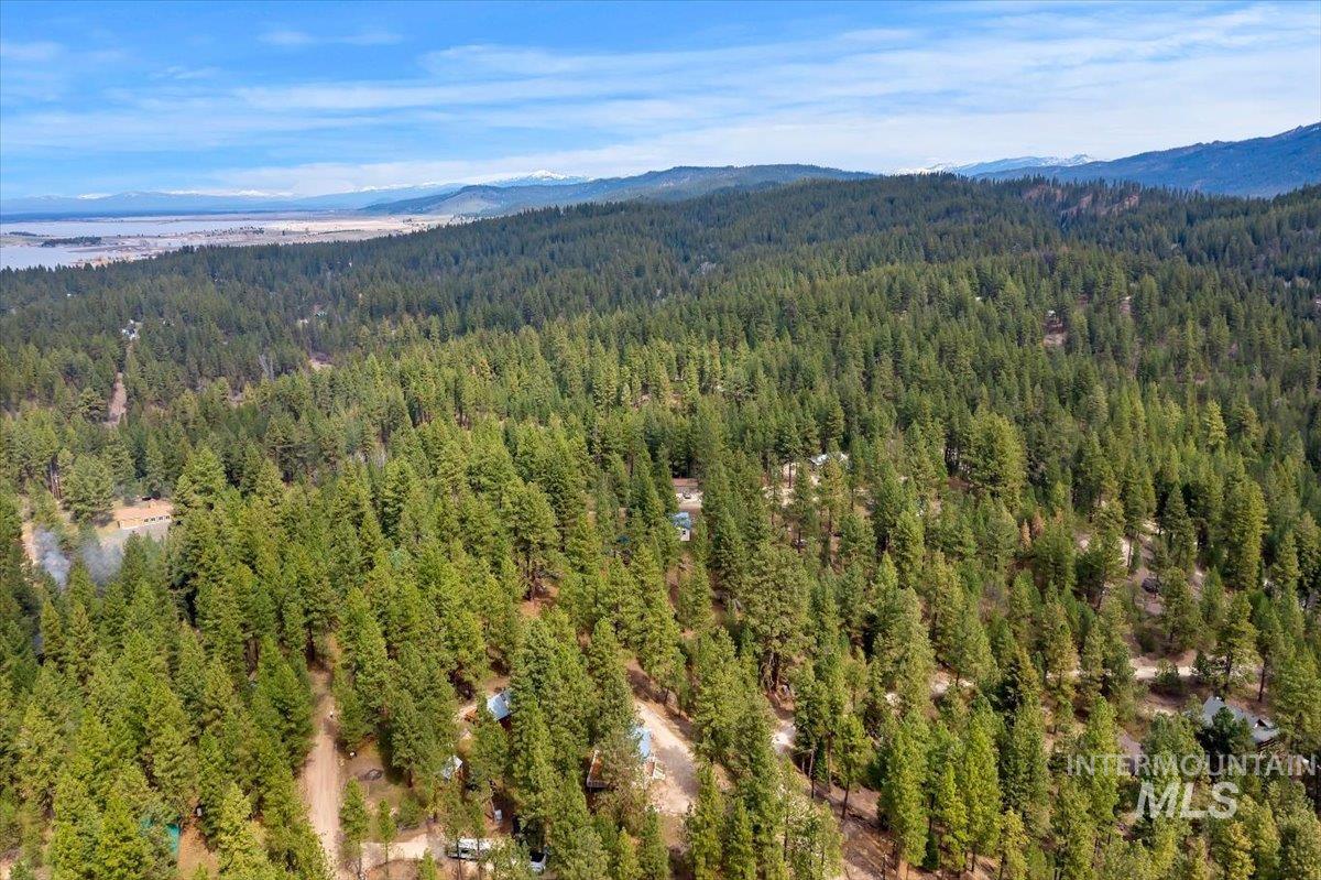 44 Ridgeview Dr, Cascade, Idaho 83611, 2 Bedrooms, 1.5 Bathrooms, Residential For Sale, Price $399,000, 98981673
