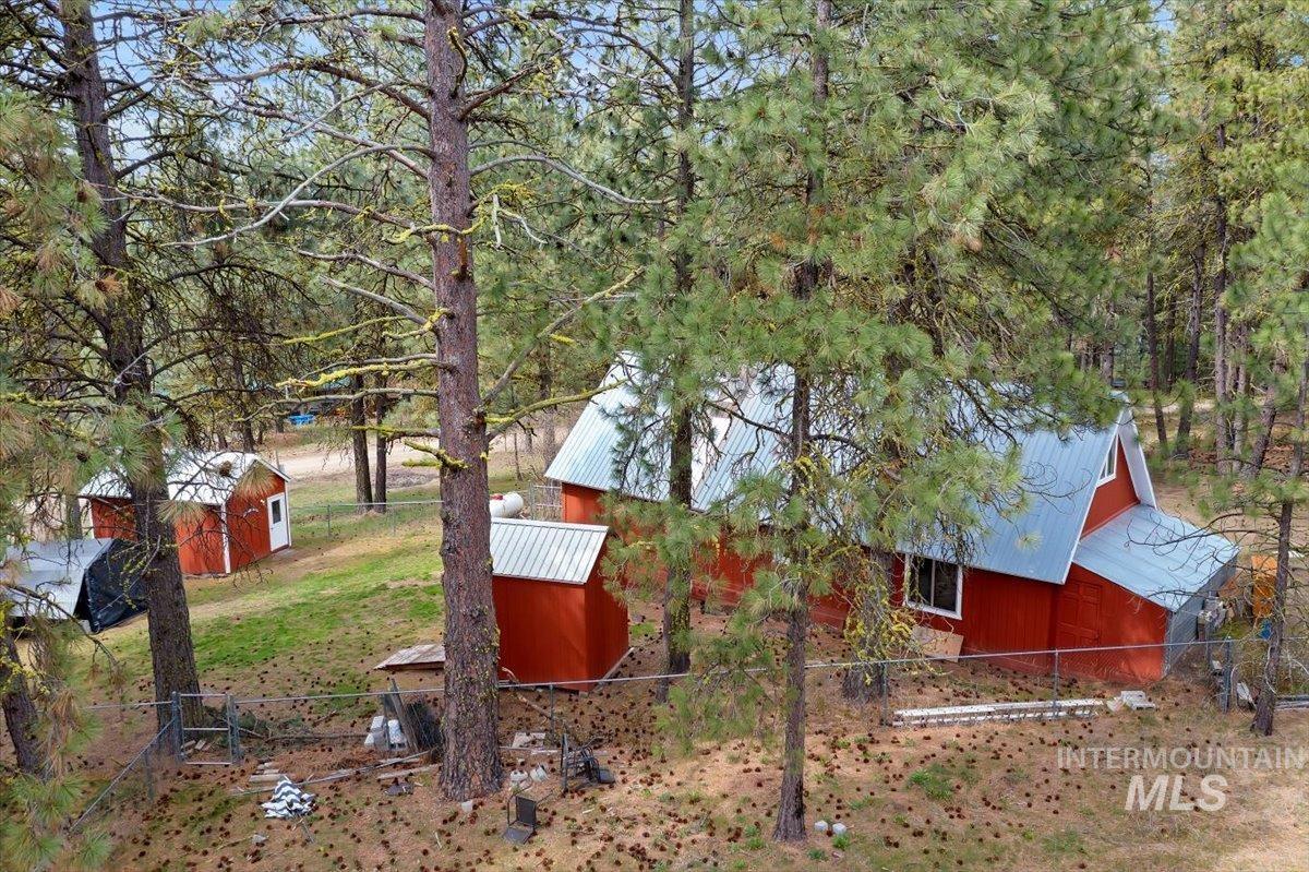 44 Ridgeview Dr, Cascade, Idaho 83611, 2 Bedrooms, 1.5 Bathrooms, Residential For Sale, Price $399,000, 98981673