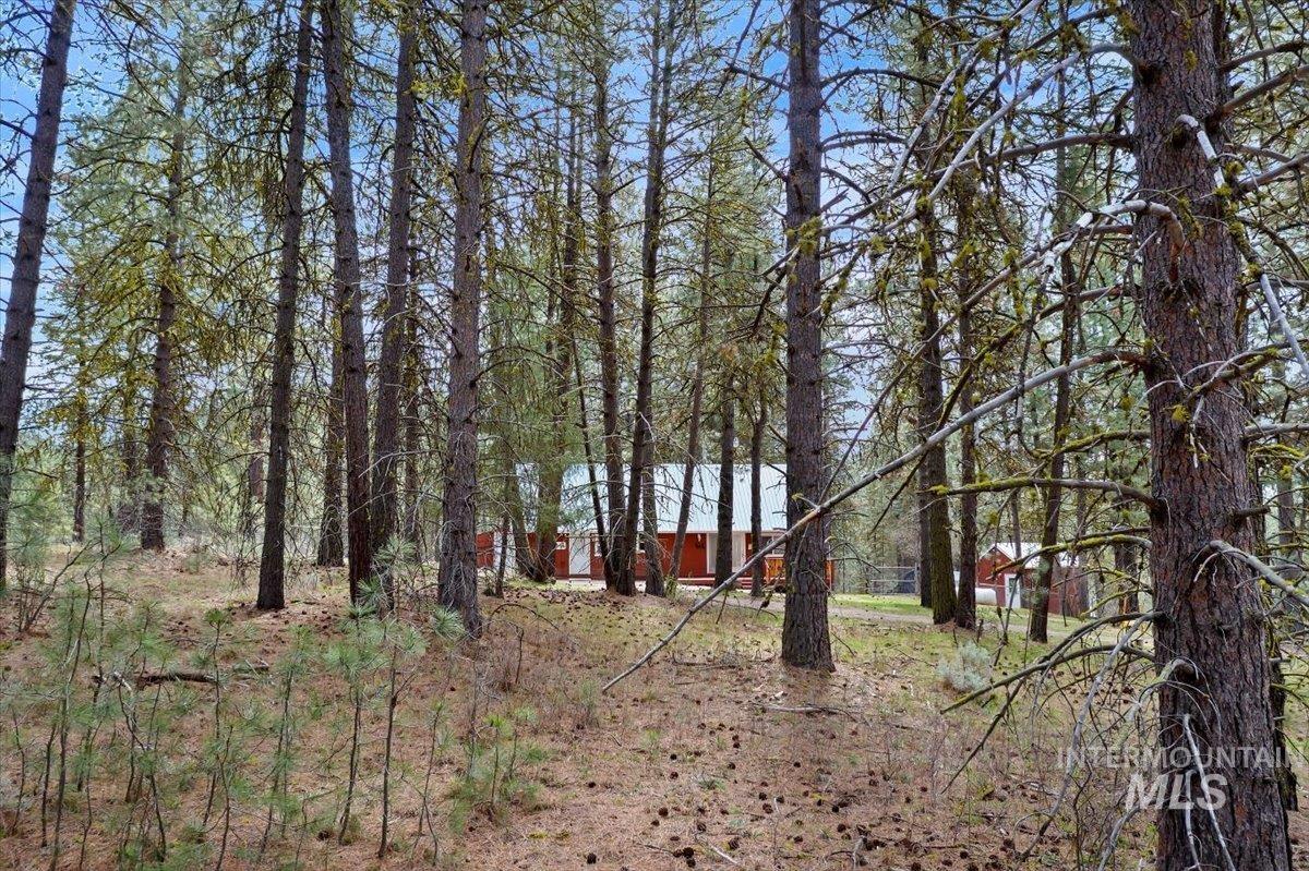 44 Ridgeview Dr, Cascade, Idaho 83611, 2 Bedrooms, 1.5 Bathrooms, Residential For Sale, Price $399,000, 98981673