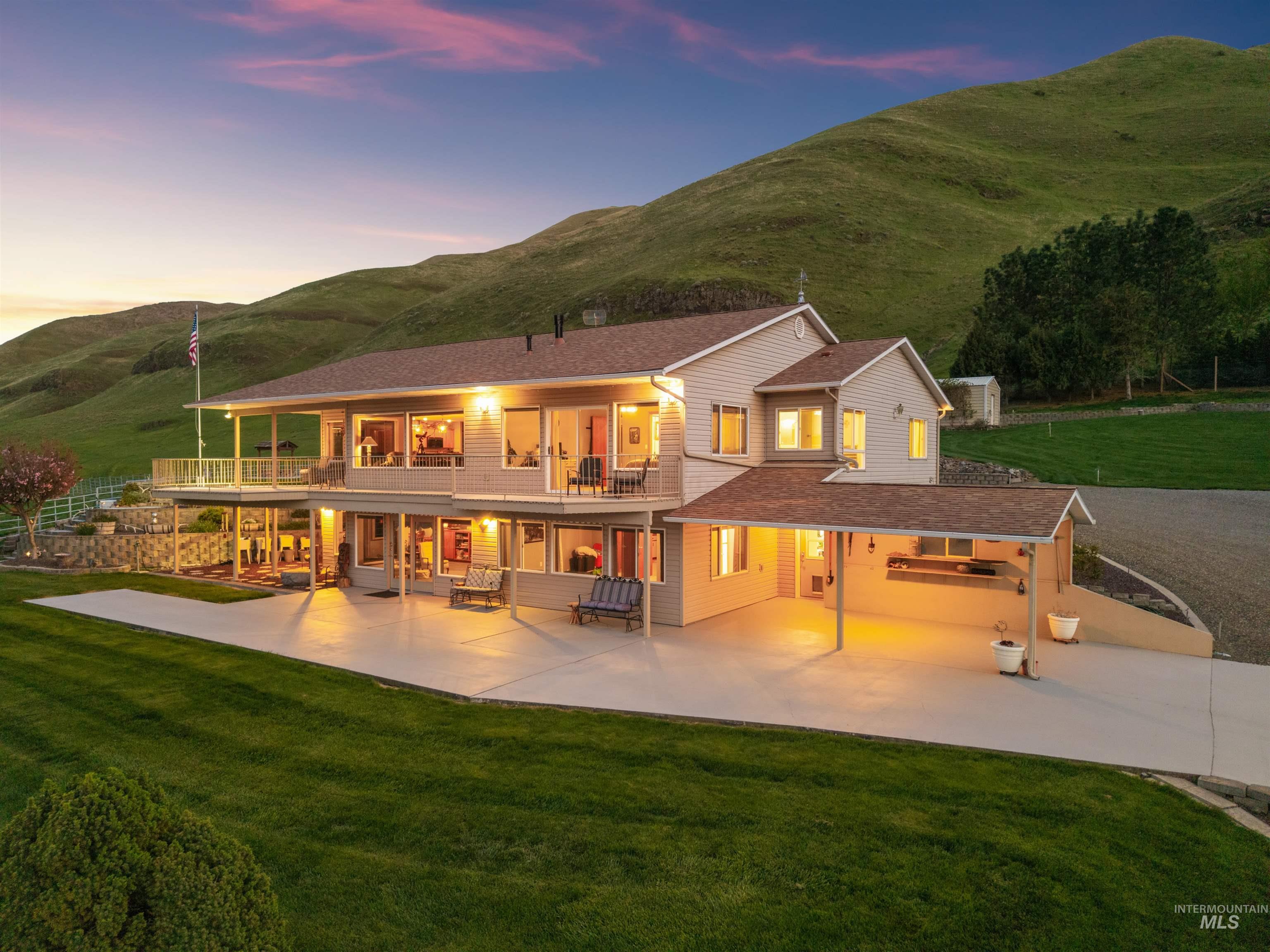 11056 Snake River Road, Asotin, Washington 99402, 4 Bedrooms, 5 Bathrooms, Residential For Sale, Price $1,850,000,MLS 98981715