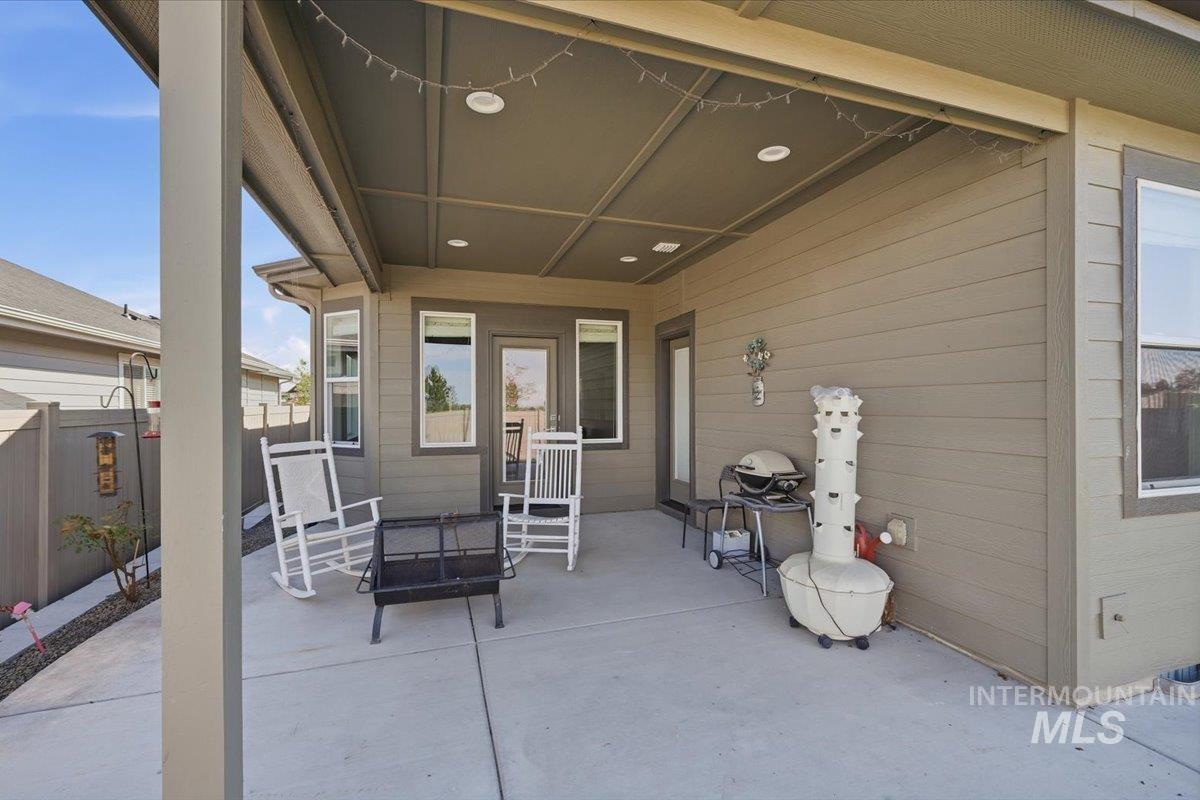2424 W Herron Ridge Ct, Nampa, Idaho 83686, 3 Bedrooms, 2 Bathrooms, Residential For Sale, Price $505,000,MLS 98981722