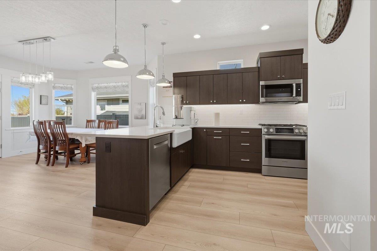 2424 W Herron Ridge Ct, Nampa, Idaho 83686, 3 Bedrooms, 2 Bathrooms, Residential For Sale, Price $505,000,MLS 98981722