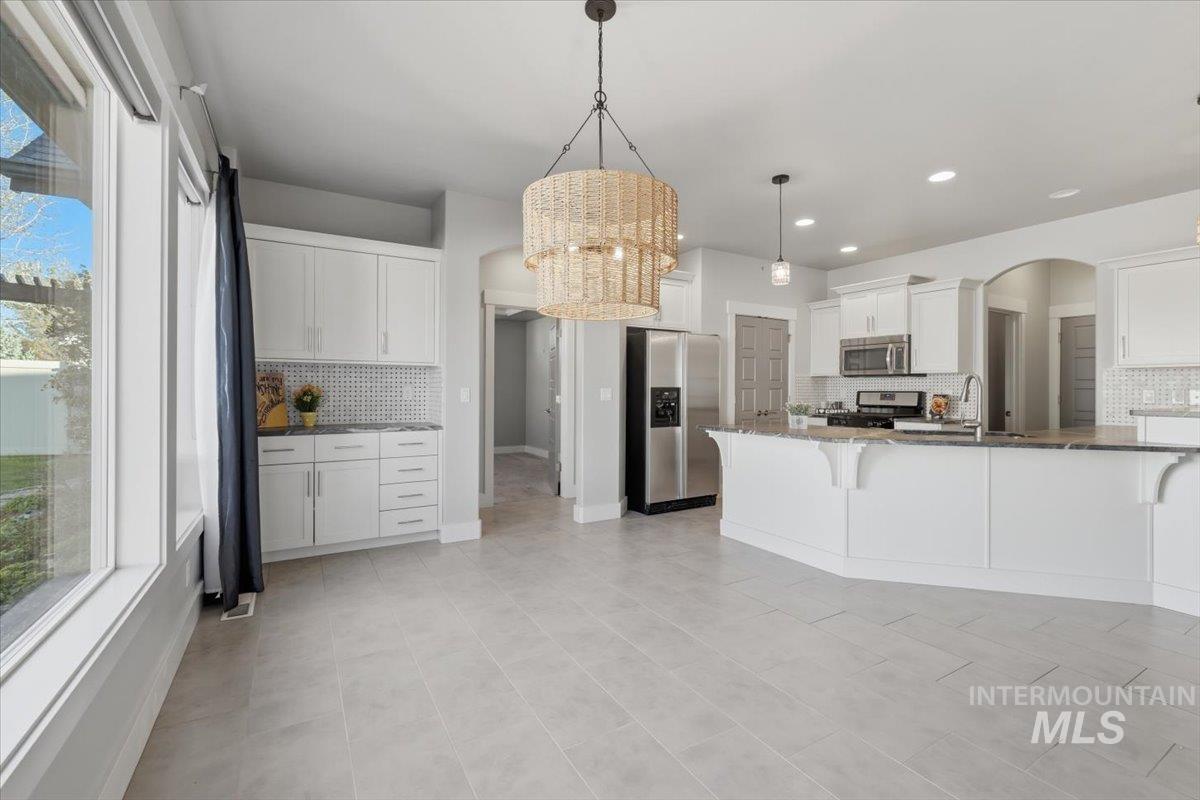 15381 Silver Oak Way, Caldwell, Idaho 83607, 4 Bedrooms, 3 Bathrooms, Residential For Sale, Price $639,900,MLS 98981726