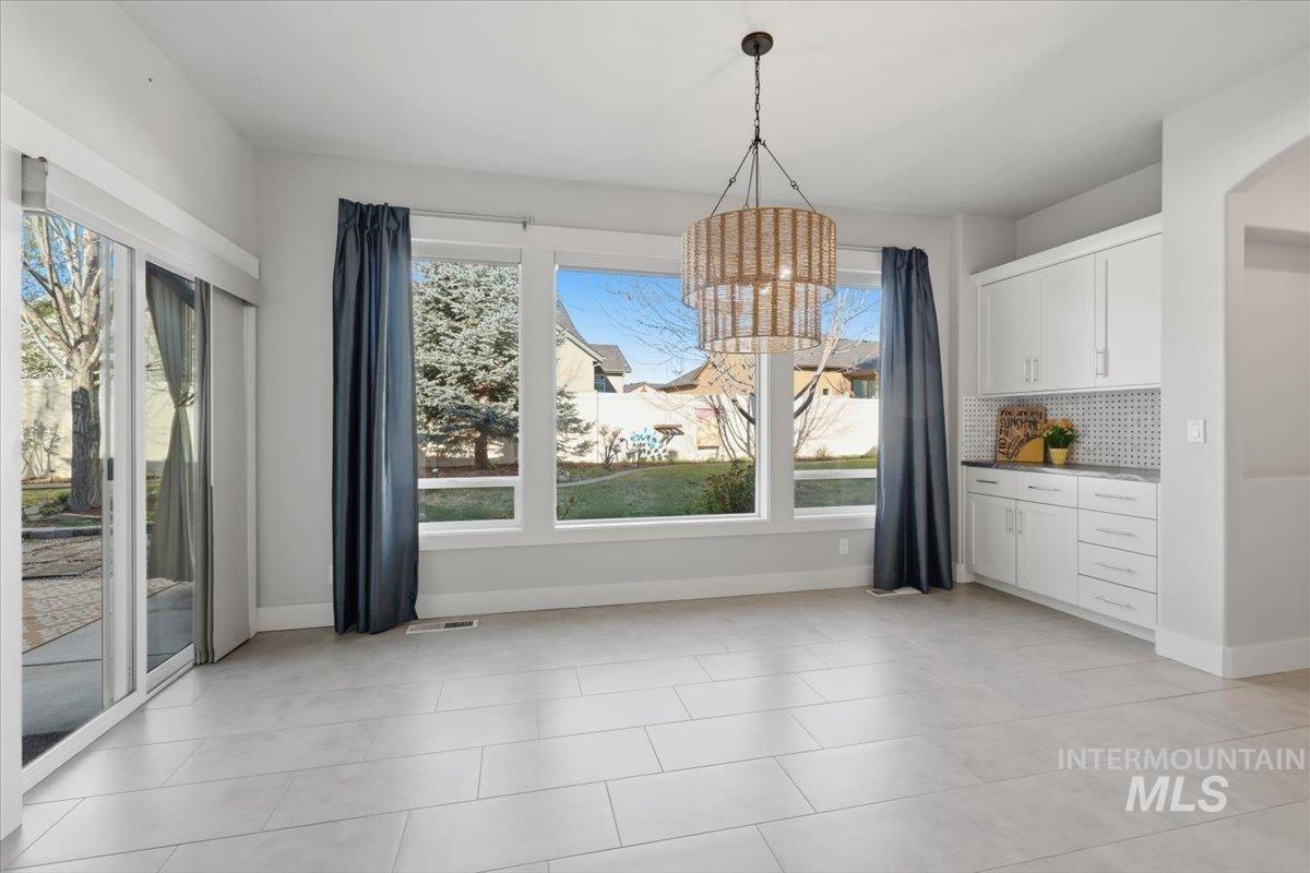 15381 Silver Oak Way, Caldwell, Idaho 83607, 4 Bedrooms, 3 Bathrooms, Residential For Sale, Price $639,900,MLS 98981726