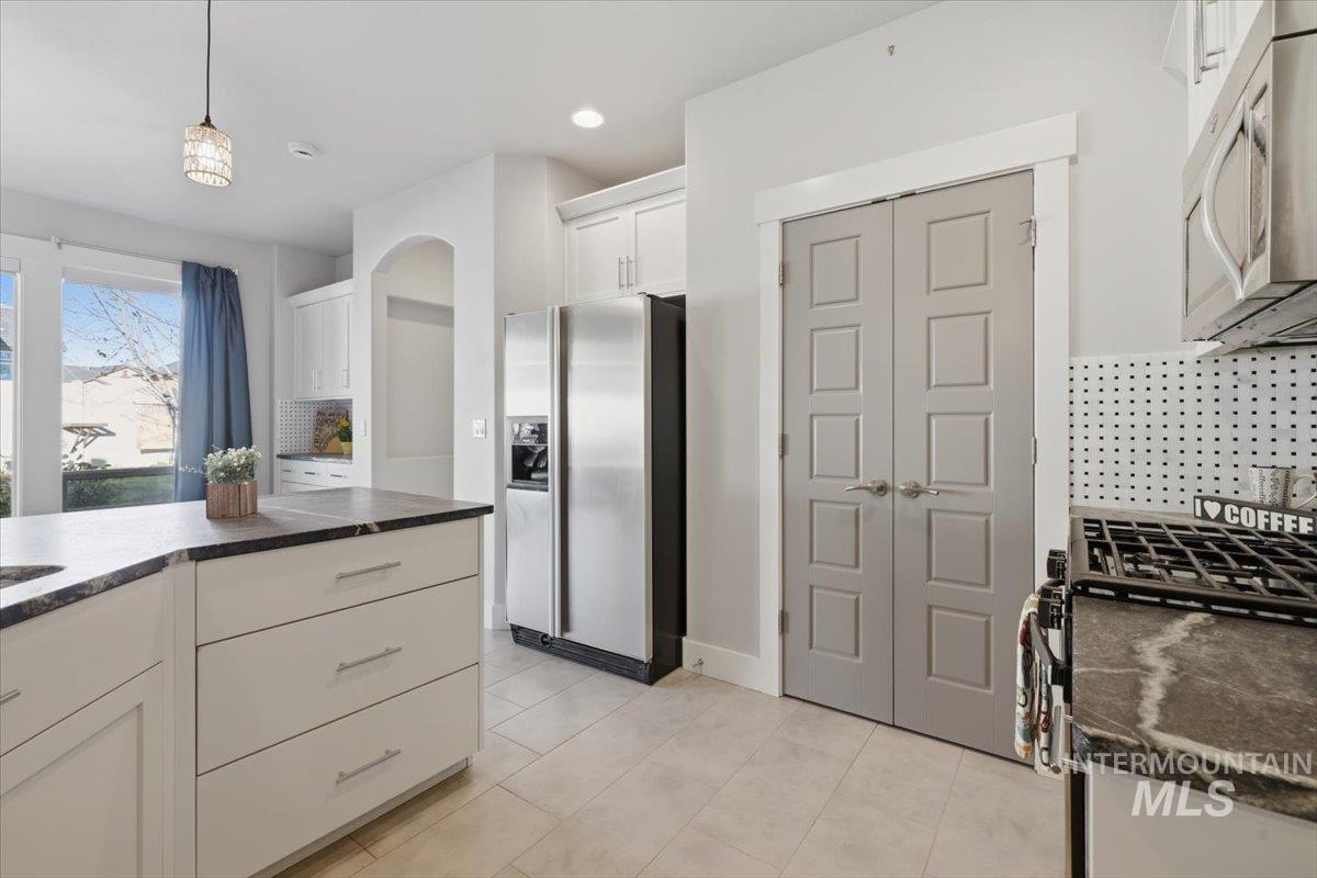 15381 Silver Oak Way, Caldwell, Idaho 83607, 4 Bedrooms, 3 Bathrooms, Residential For Sale, Price $639,900,MLS 98981726