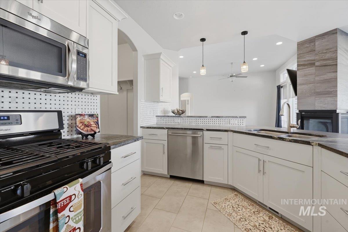 15381 Silver Oak Way, Caldwell, Idaho 83607, 4 Bedrooms, 3 Bathrooms, Residential For Sale, Price $639,900,MLS 98981726