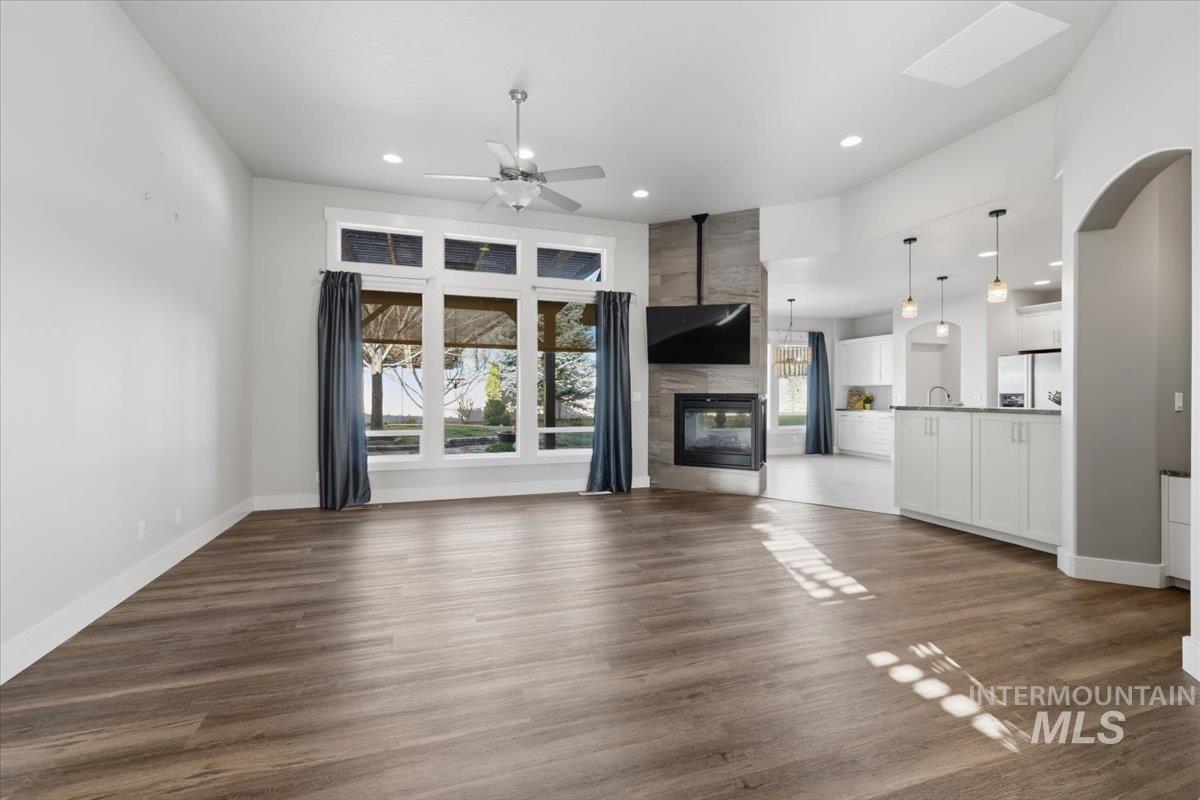 15381 Silver Oak Way, Caldwell, Idaho 83607, 4 Bedrooms, 3 Bathrooms, Residential For Sale, Price $639,900,MLS 98981726
