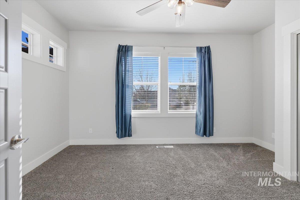 15381 Silver Oak Way, Caldwell, Idaho 83607, 4 Bedrooms, 3 Bathrooms, Residential For Sale, Price $639,900,MLS 98981726