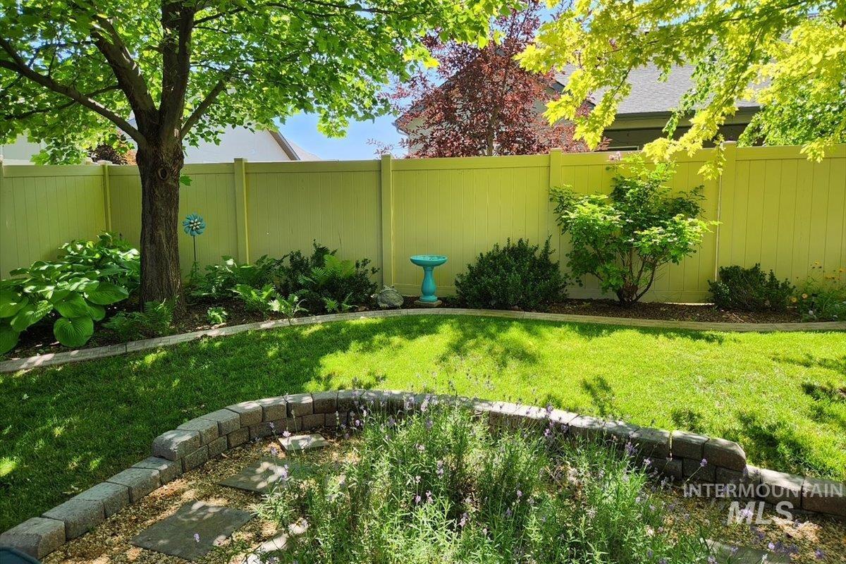 15381 Silver Oak Way, Caldwell, Idaho 83607, 4 Bedrooms, 3 Bathrooms, Residential For Sale, Price $639,900,MLS 98981726
