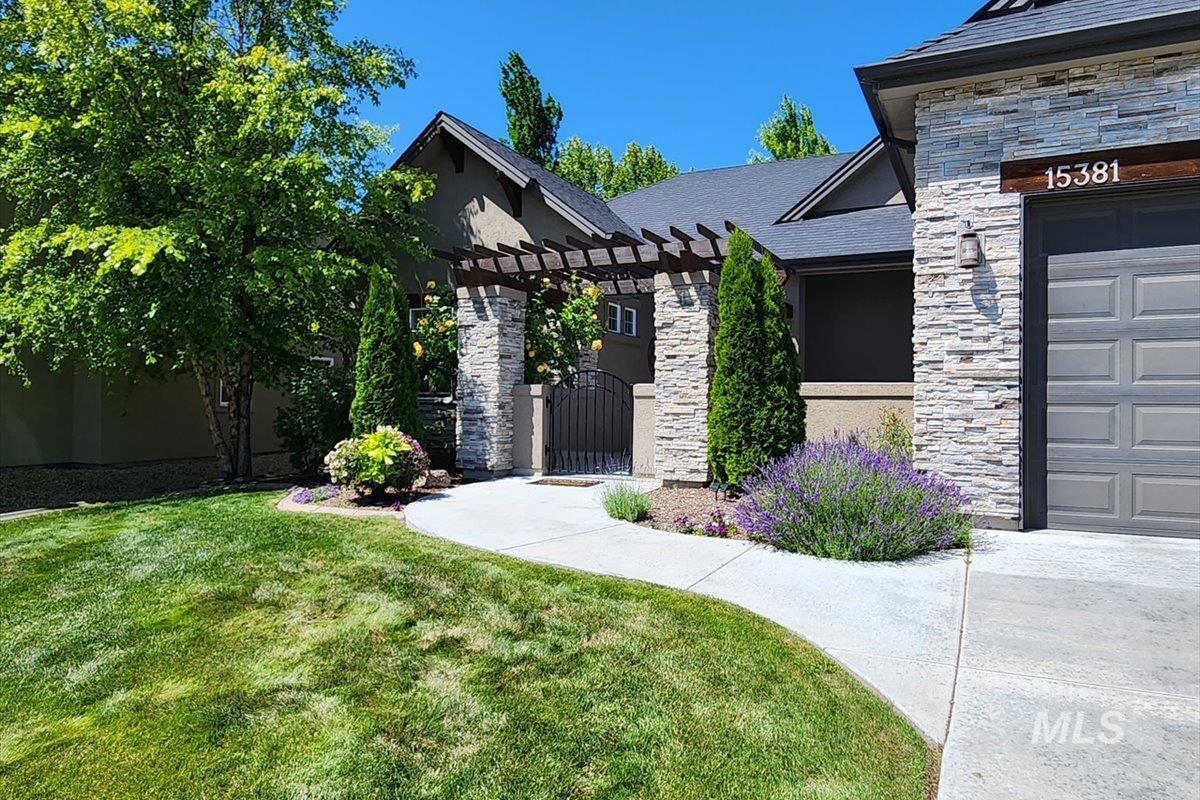 15381 Silver Oak Way, Caldwell, Idaho 83607, 4 Bedrooms, 3 Bathrooms, Residential For Sale, Price $639,900,MLS 98981726