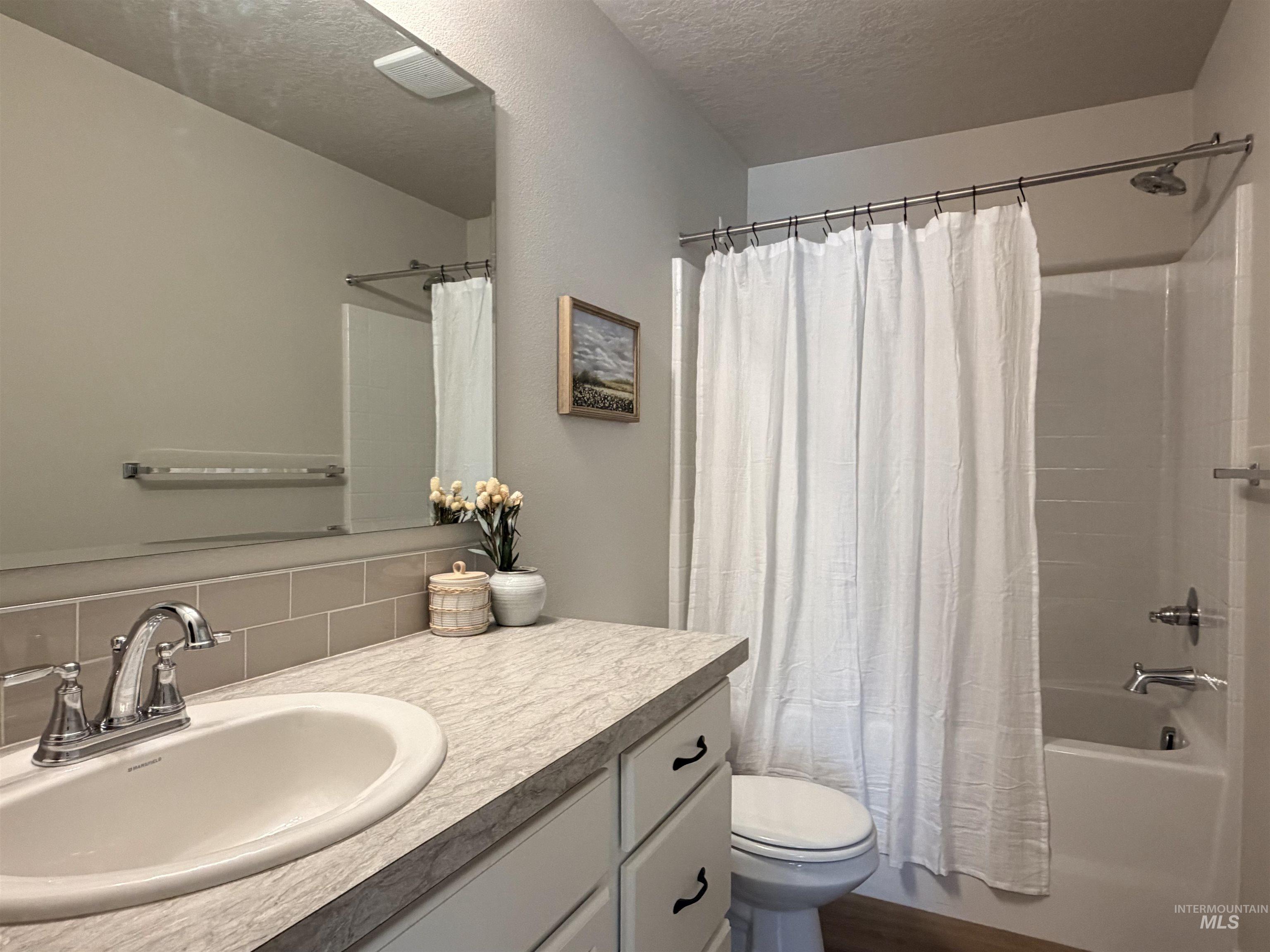 2329 E Spice Loop, Nampa, Idaho 83687, 3 Bedrooms, 3 Bathrooms, Residential For Sale, Price $319,500,MLS 98981735