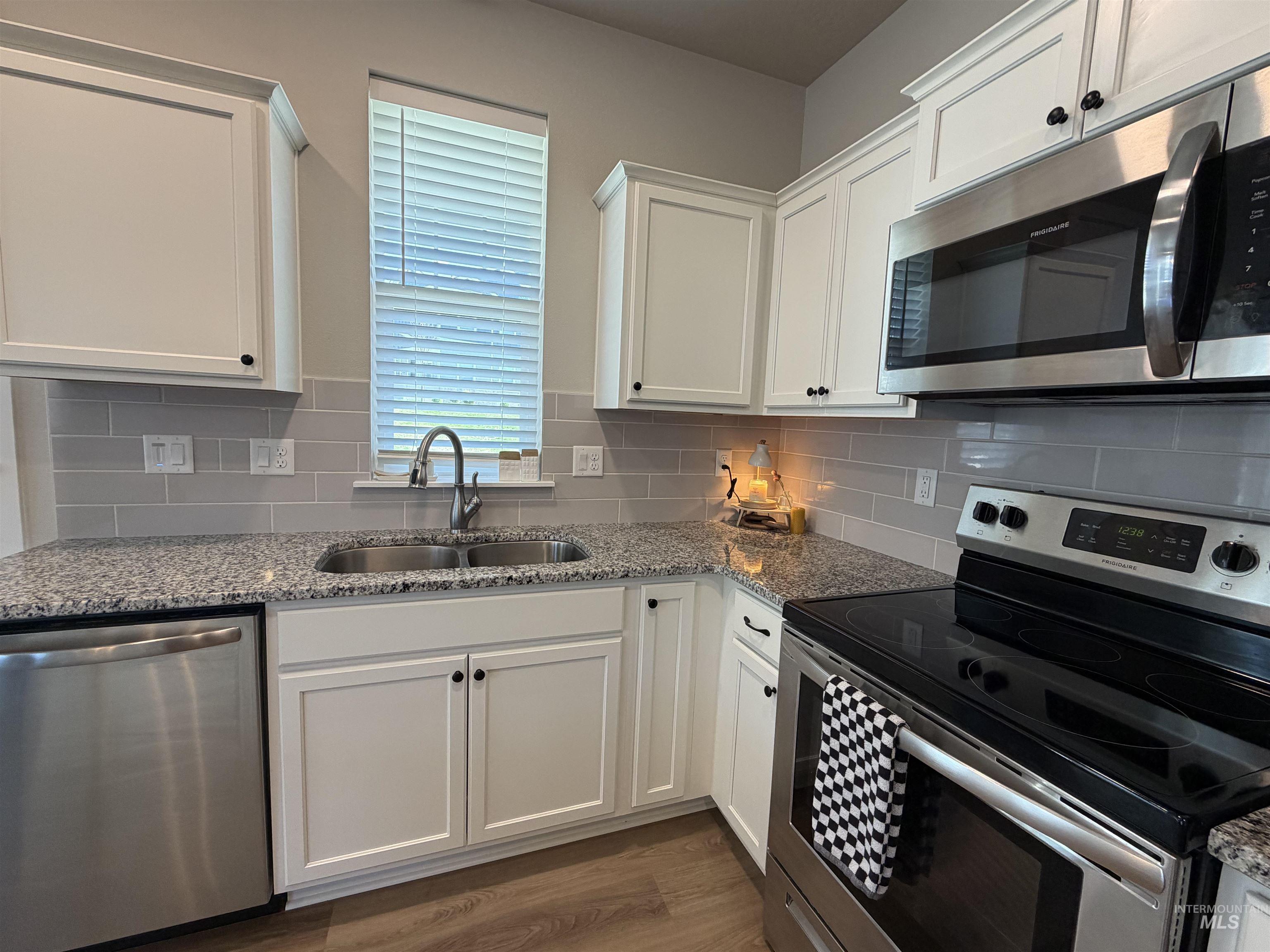 2329 E Spice Loop, Nampa, Idaho 83687, 3 Bedrooms, 3 Bathrooms, Residential For Sale, Price $319,500,MLS 98981735