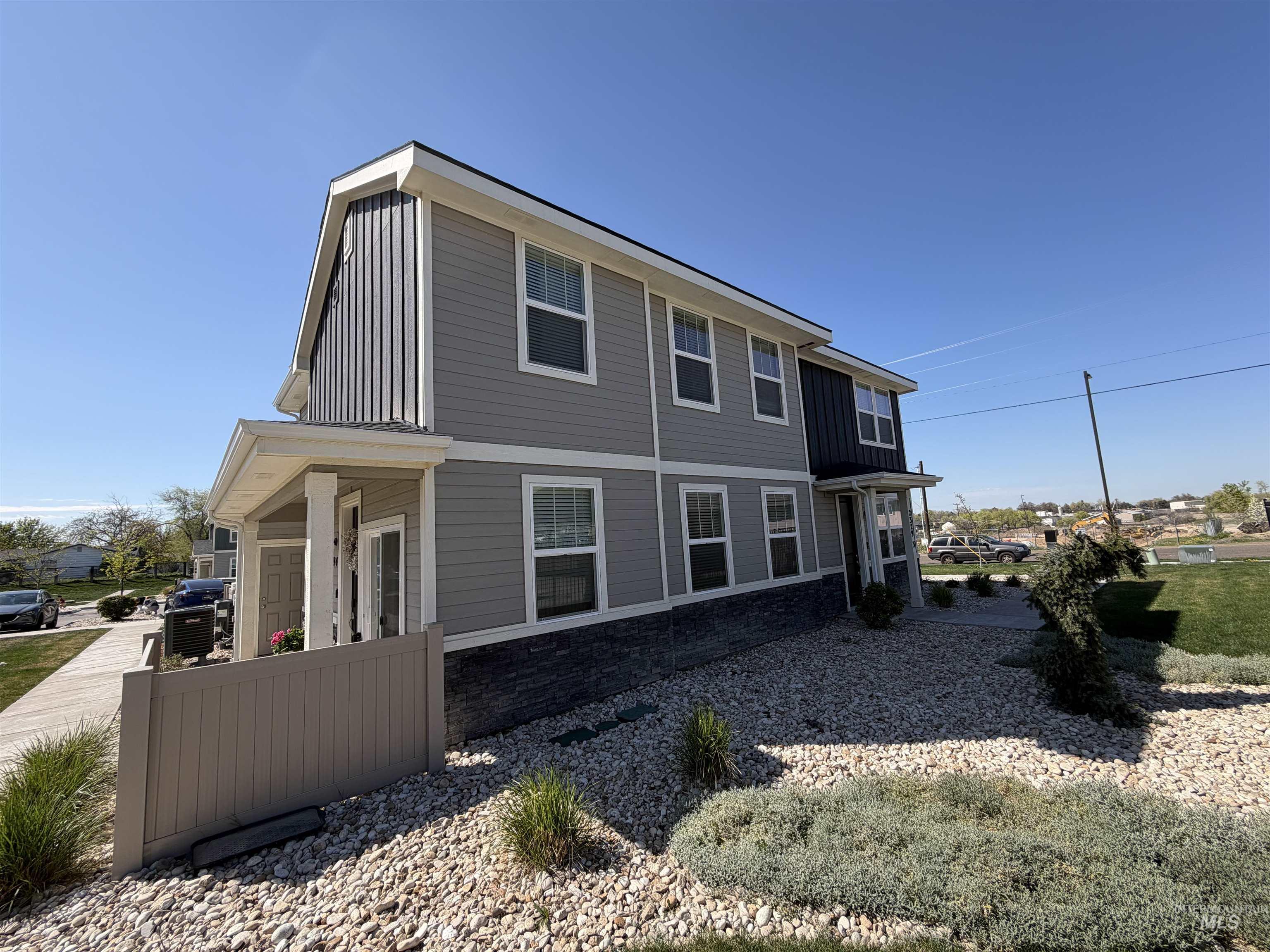 2329 E Spice Loop, Nampa, Idaho 83687, 3 Bedrooms, 3 Bathrooms, Residential For Sale, Price $319,500,MLS 98981735