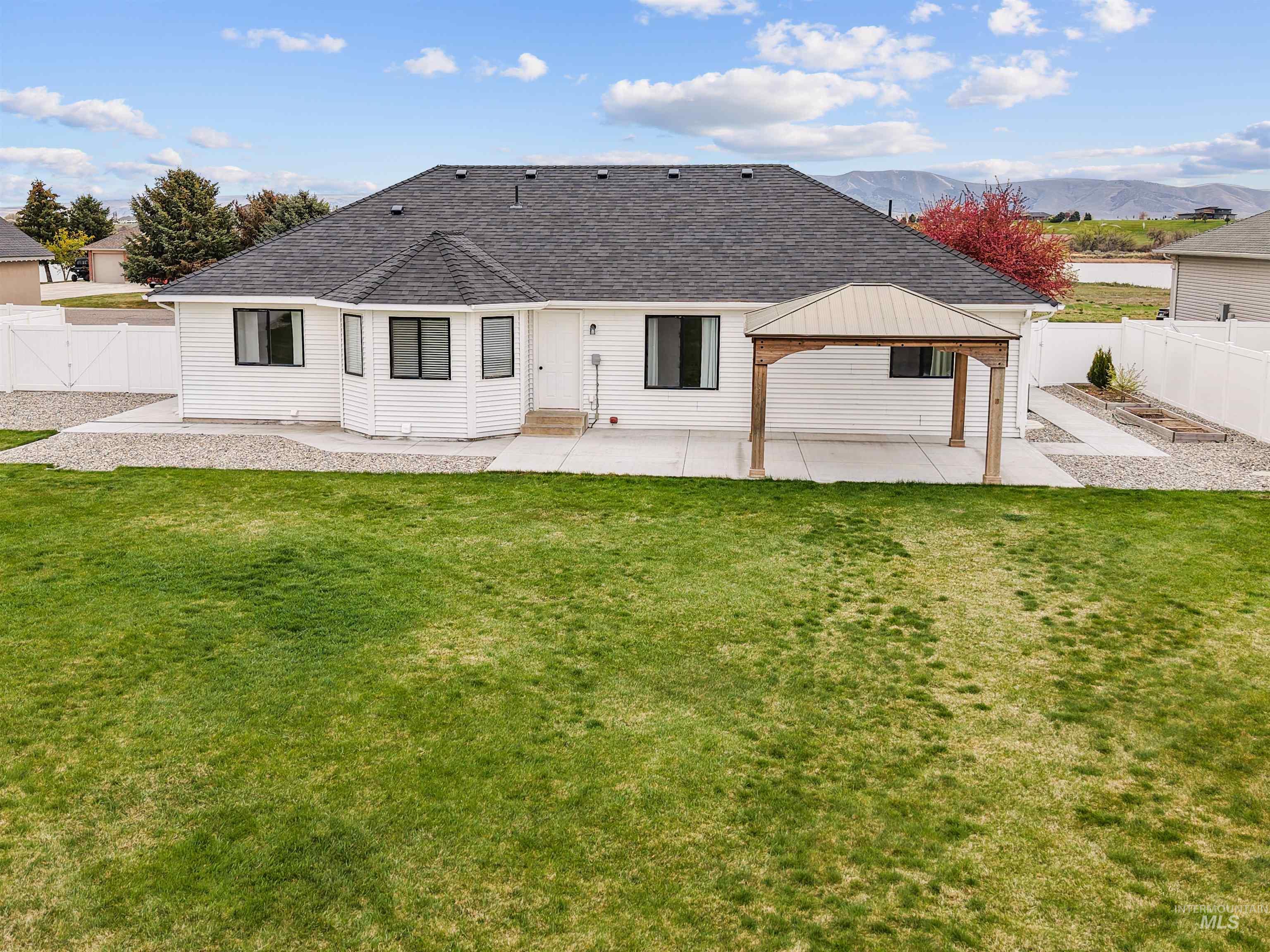 78 Pelican Drive, Rupert, Idaho 83350, 5 Bedrooms, 3 Bathrooms, Residential For Sale, Price $580,000,MLS 98981747