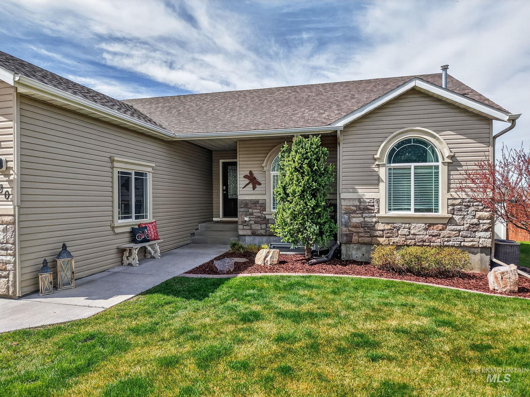 880 Redman, Chubbuck, Idaho 83202, 4 Bedrooms, 3 Bathrooms, Residential For Sale, Price $539,000,MLS 98981752